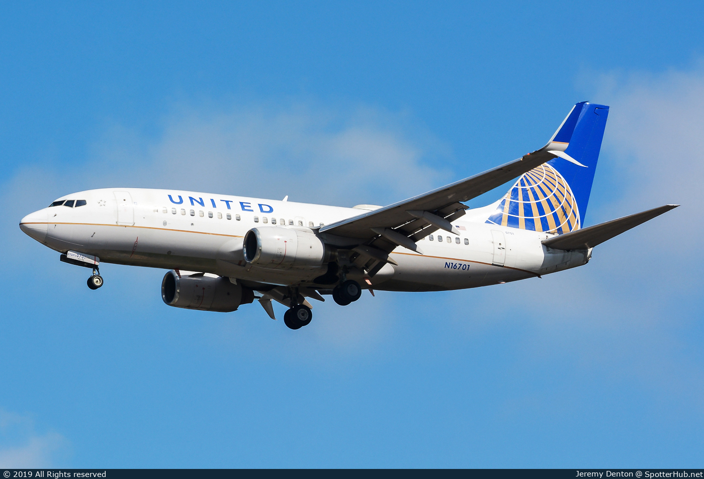 Photo of N16701 - Boeing 737-724 operated by United Airlines