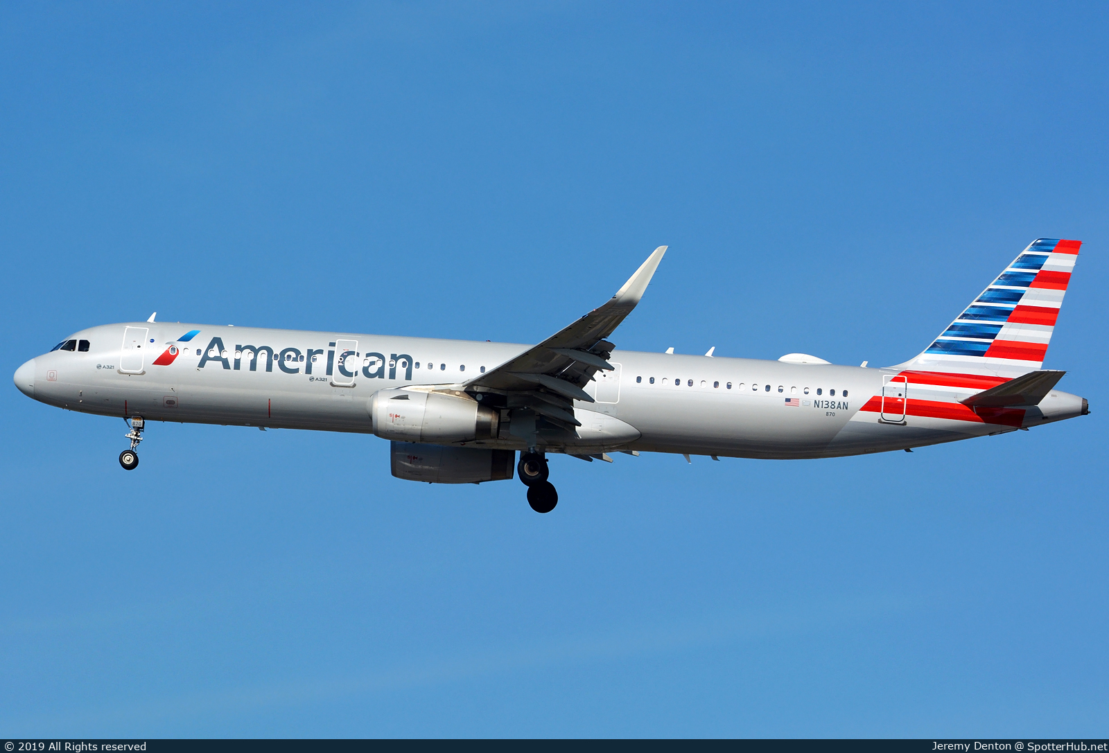 Photo of N138AN - Airbus A321-231 operated by American Airlines