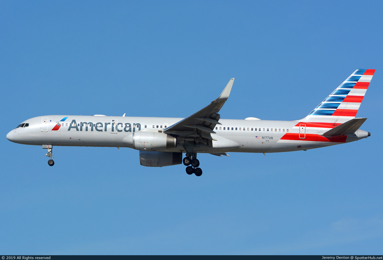 Photo of N177AN - Boeing 757-223 operated by American Airlines