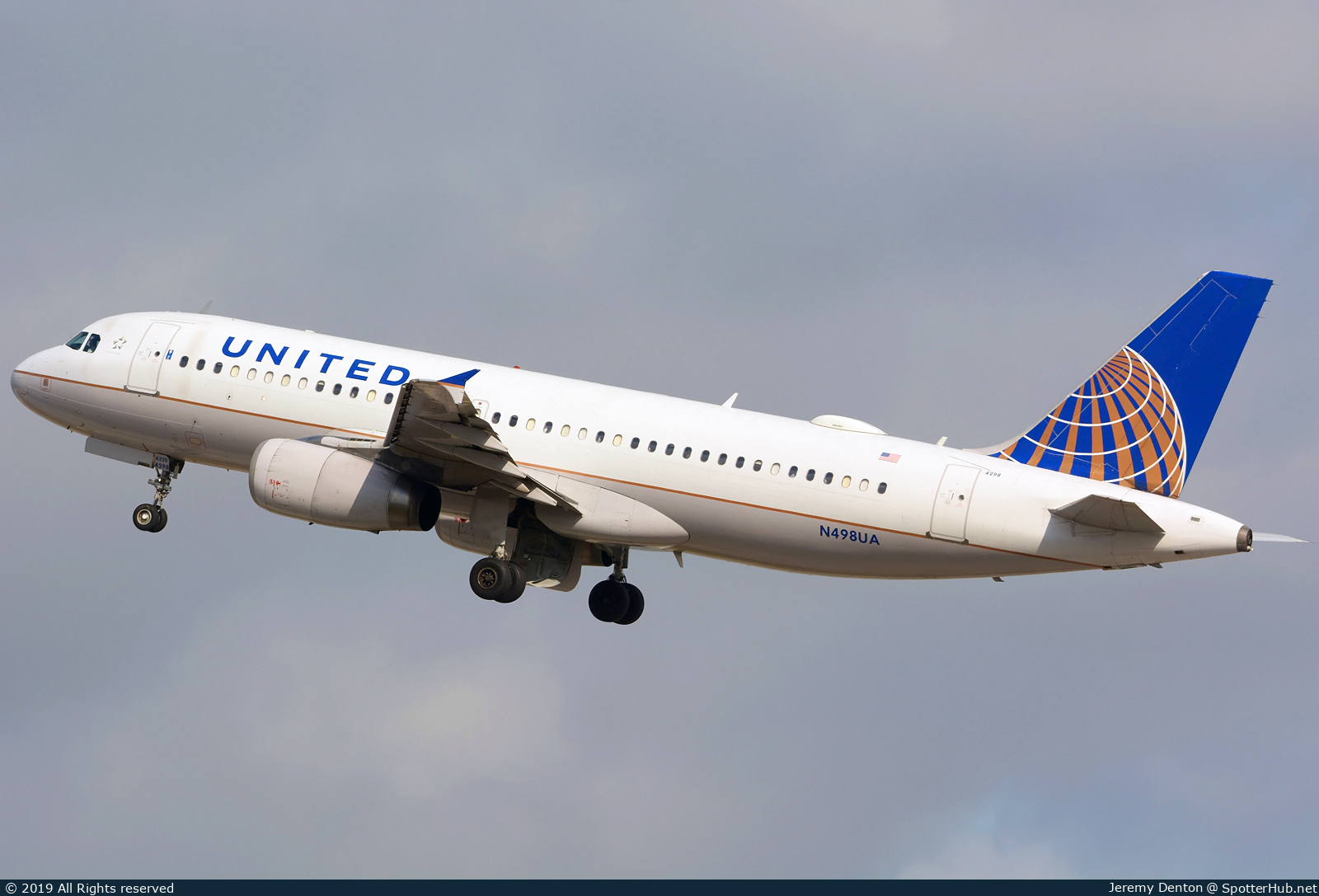 Photo of N498UA - Airbus A320-232 operated by United Airlines
