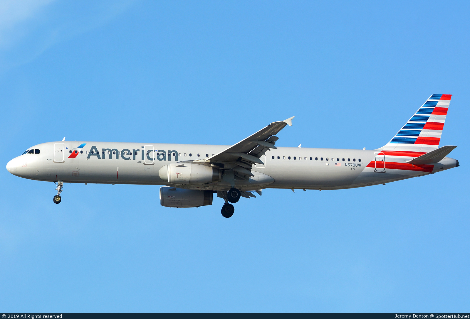 Photo of N579UW - Airbus A321-231 operated by American Airlines