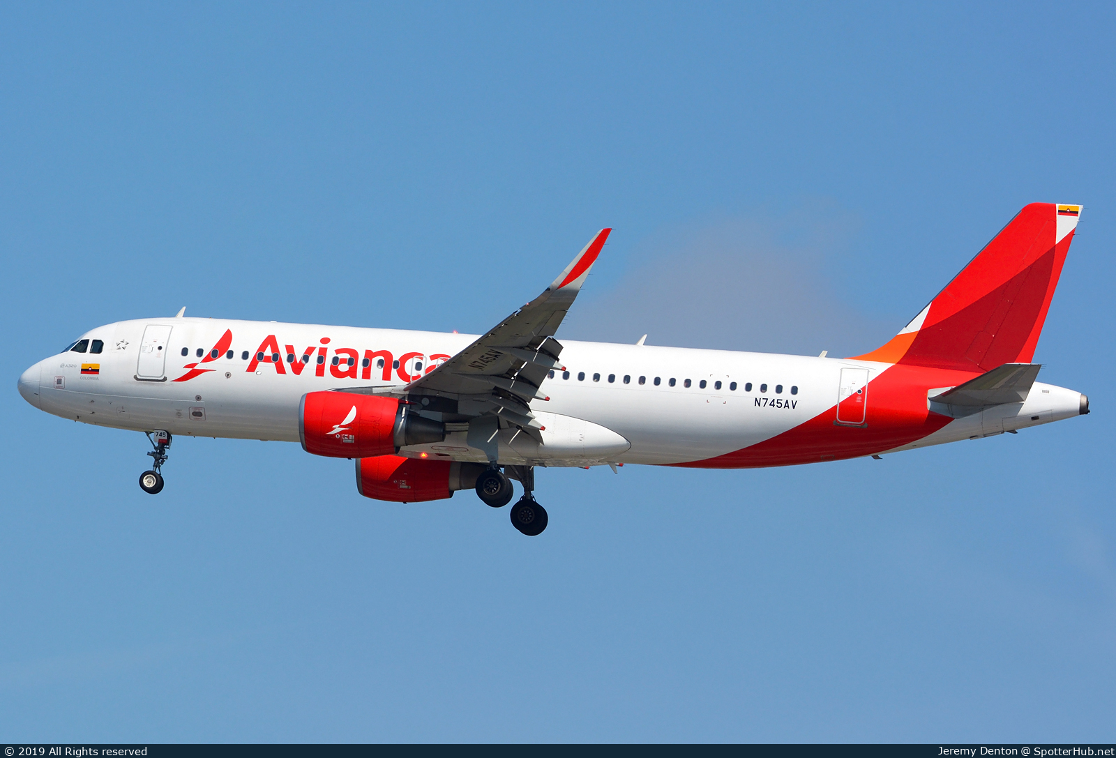 Photo of N745AV - Airbus A320-214 operated by Avianca