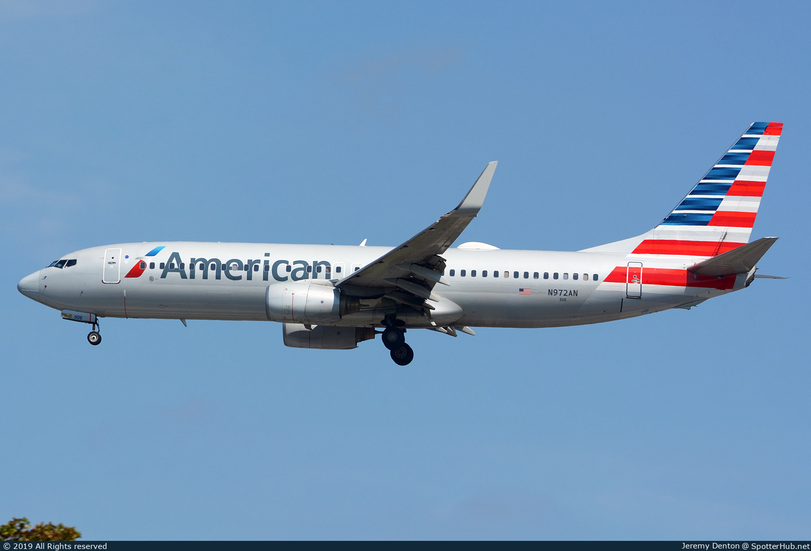Photo of N972AN - Boeing 737-823 operated by American Airlines
