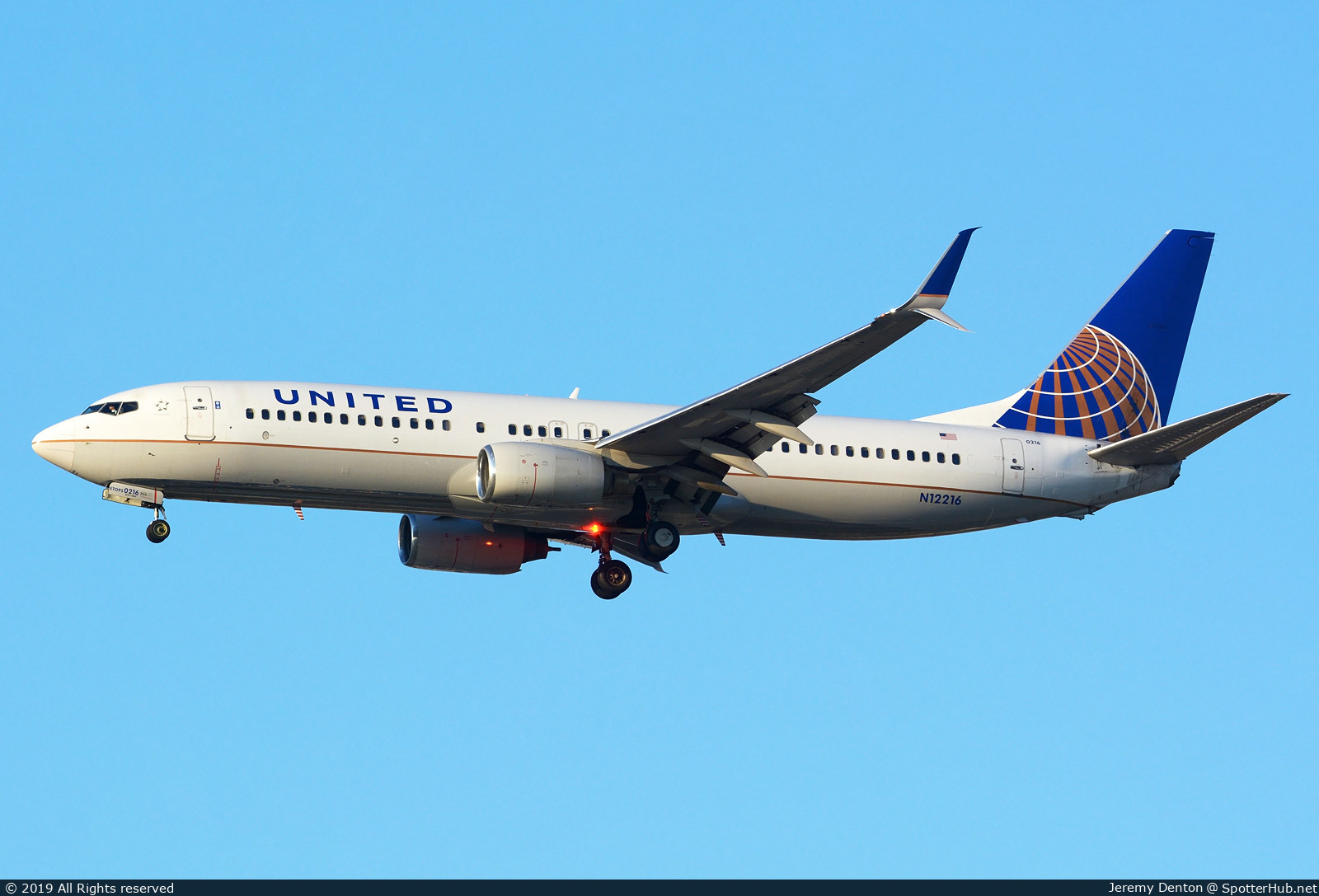 Photo of N12216 - Boeing 737-824 operated by United Airlines