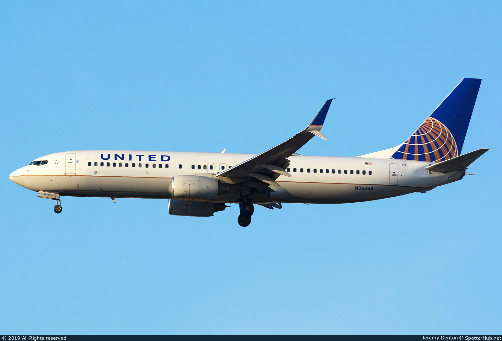 Photo of N38268 - Boeing 737-824 operated by United Airlines