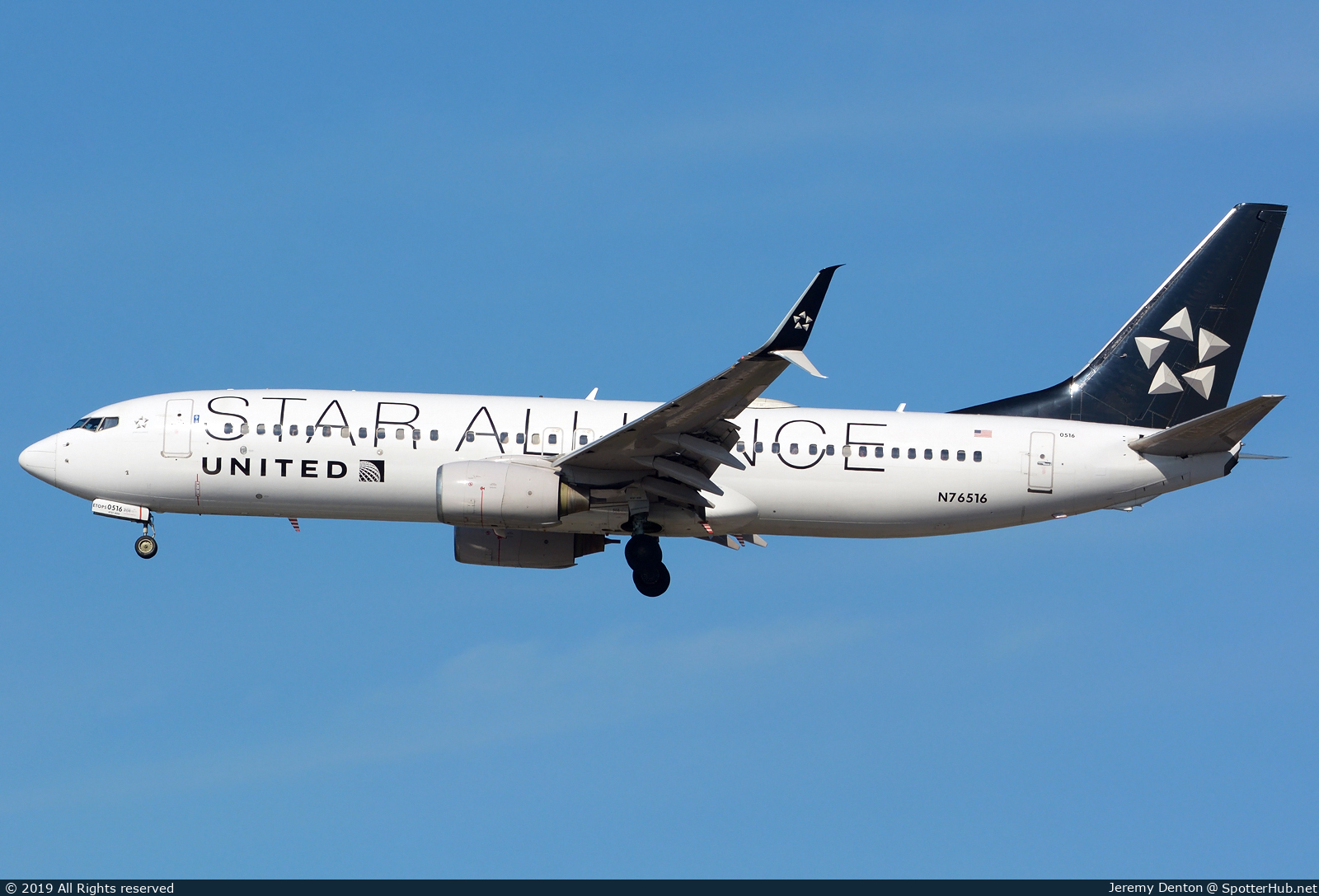 Photo of N76516 - Boeing 737-824 operated by United Airlines