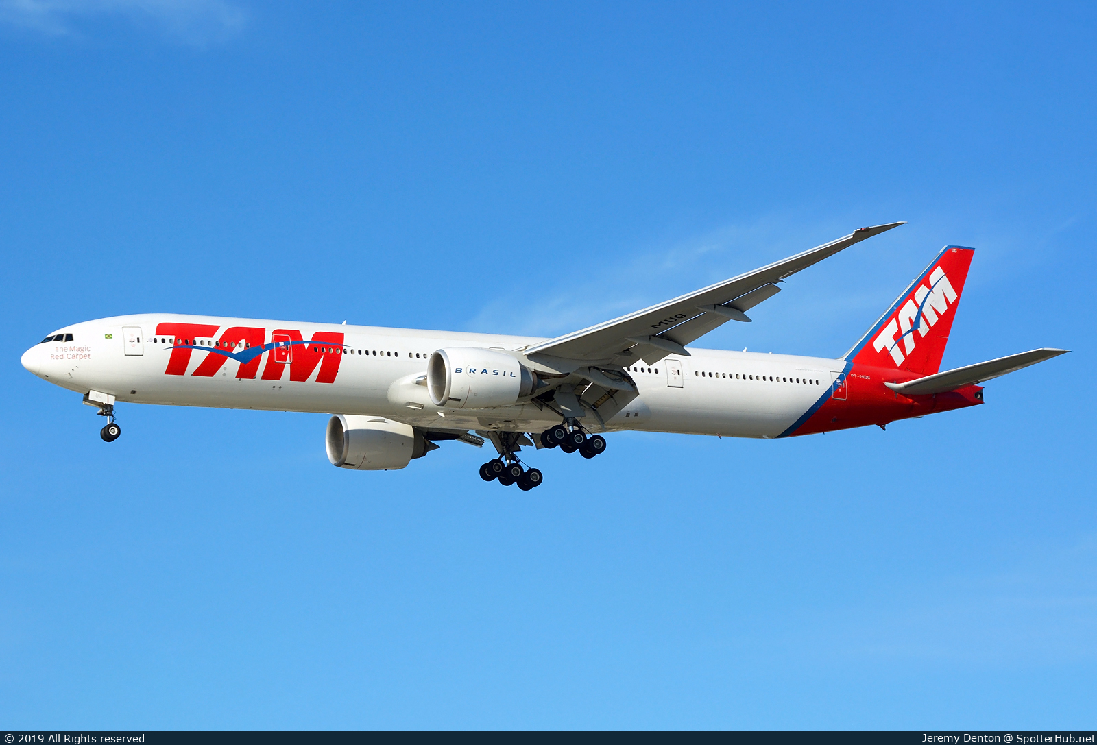 Photo of PT-MUG - Boeing 777-32W(ER) operated by TAM Linhas Aéreas