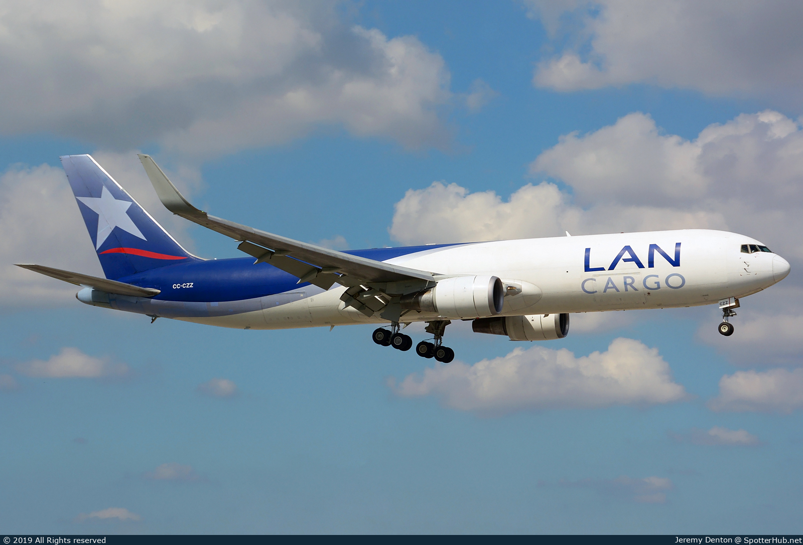 Photo of CC-CZZ - Boeing 767-316F operated by LAN Cargo
