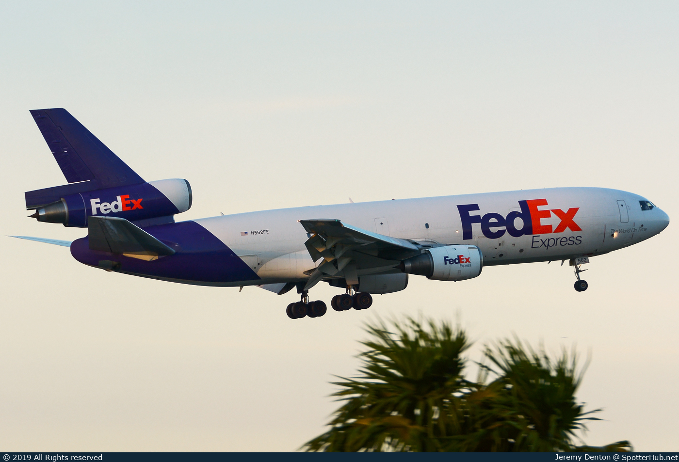 Photo of N562FE - McDonnell Douglas MD-10-10(F) operated by FedEx