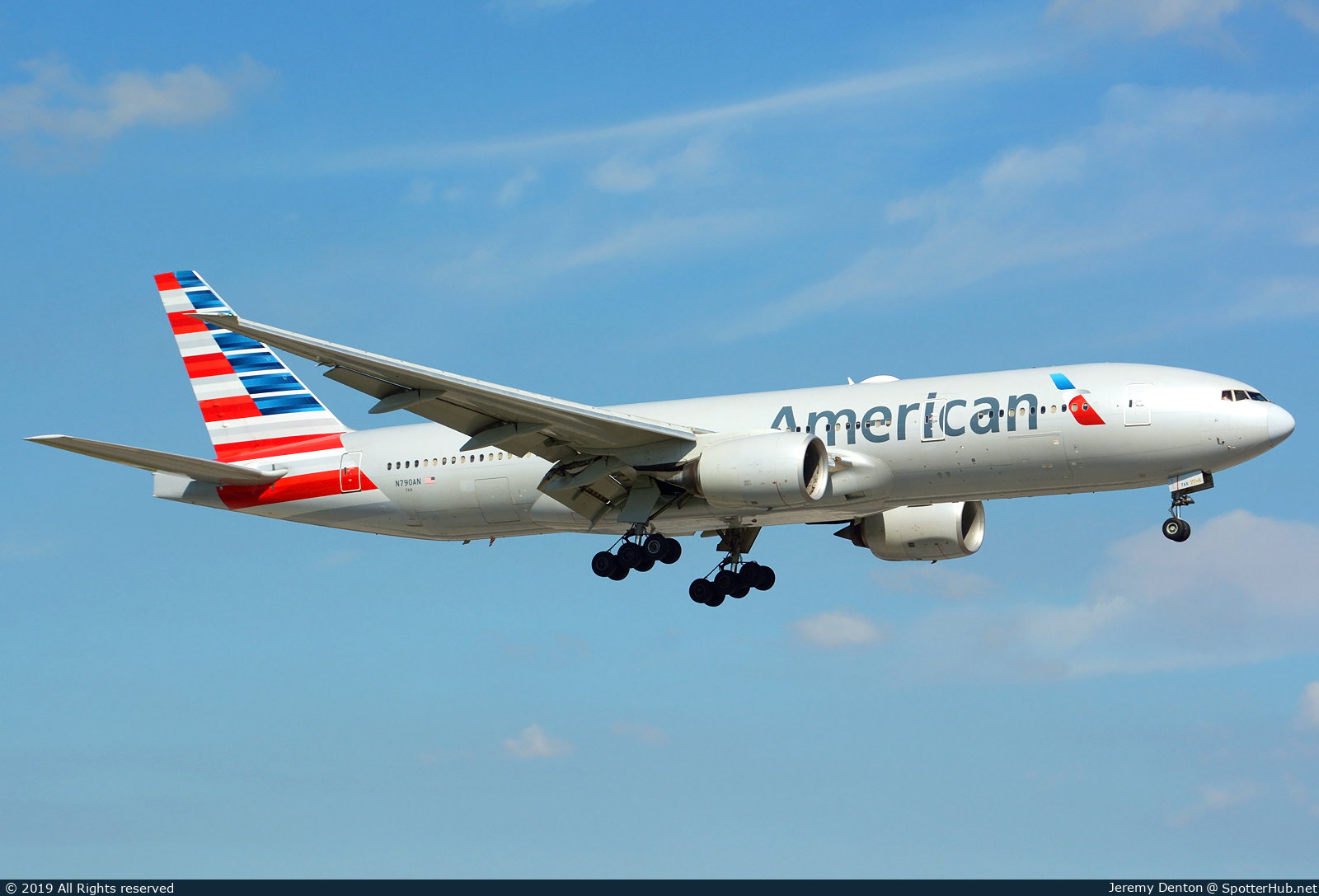 Photo of N790AN - Boeing 777-223(ER) operated by American Airlines