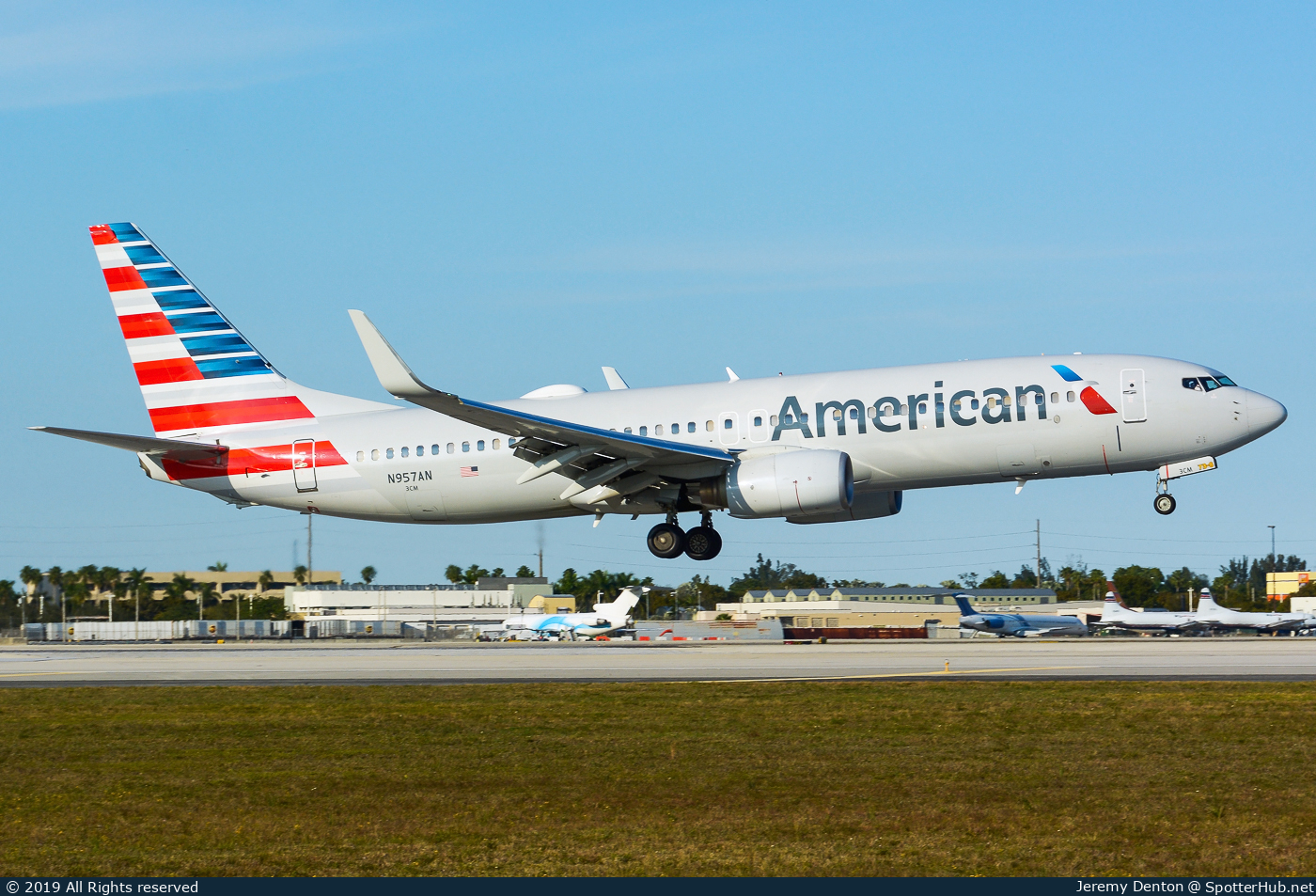 Photo of N957AN - Boeing 737-823 operated by American Airlines