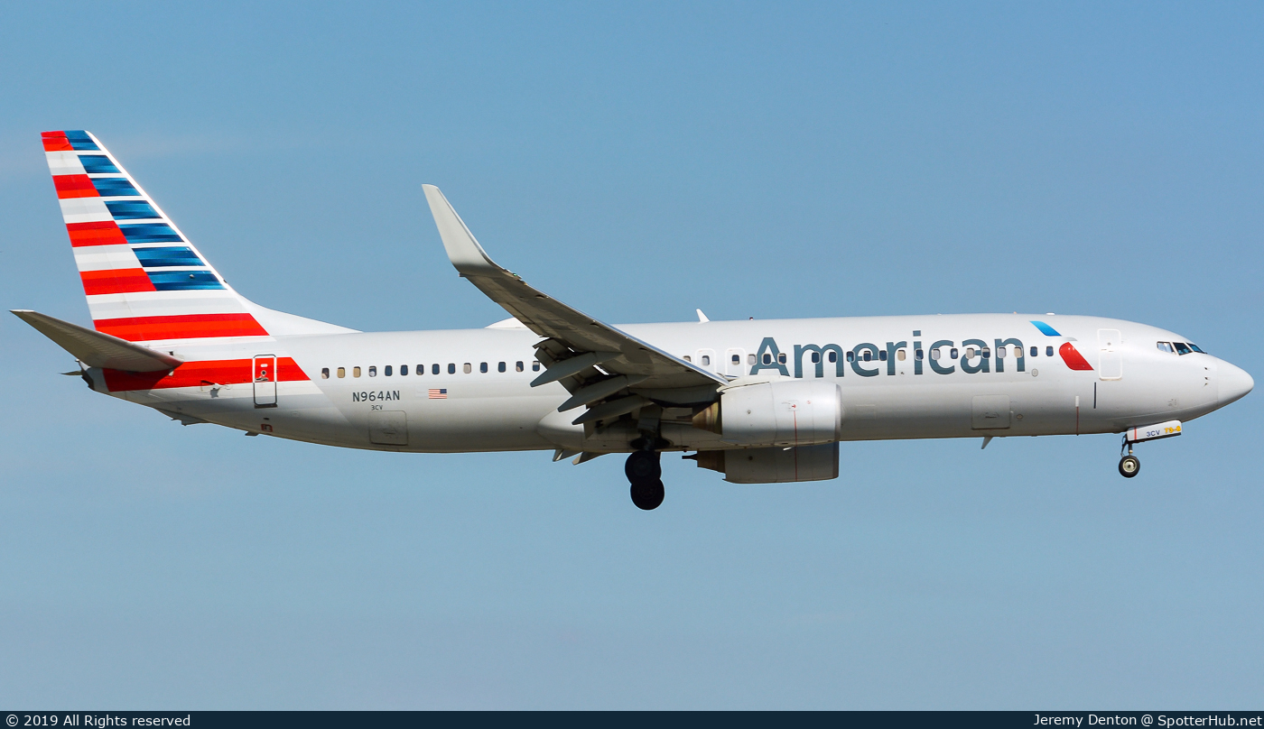 Photo of N964AN - Boeing 737-823 operated by American Airlines