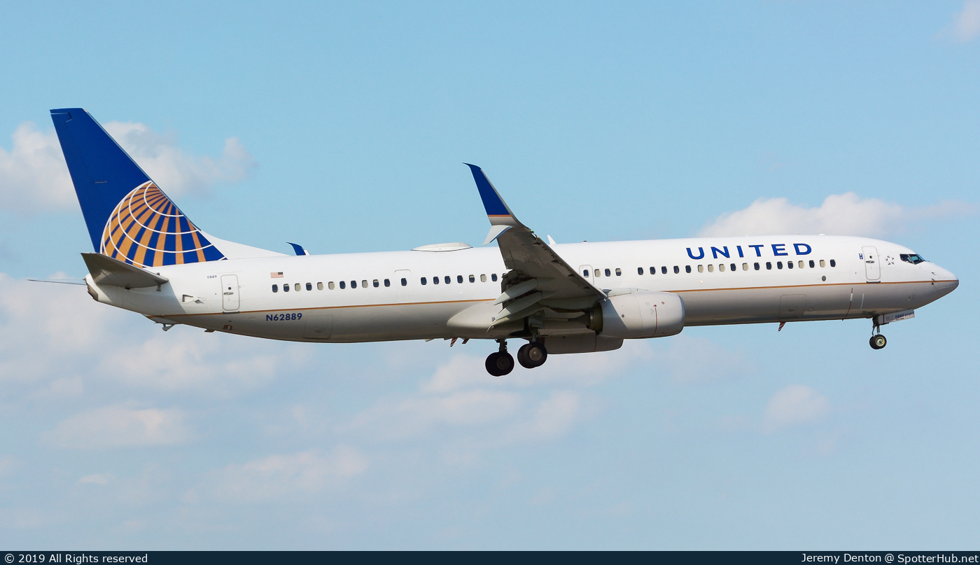 Photo of N62889 - Boeing 737-924(ER) operated by United Airlines