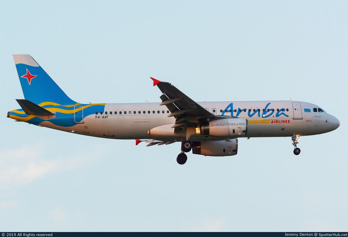 Photo of P4-AAF - Airbus A320-232 operated by Aruba Airlines