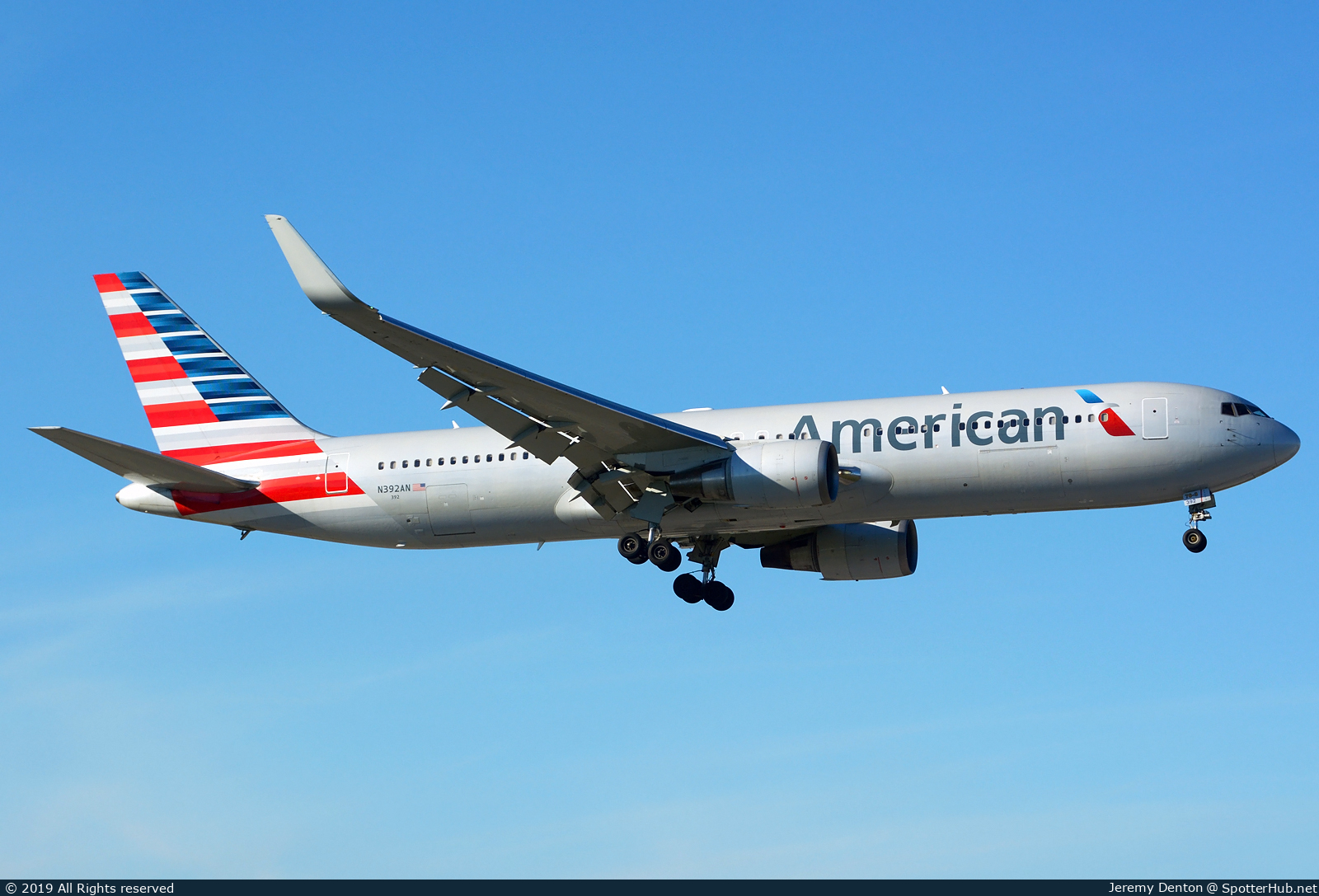 Photo of N392AN - Boeing 767-323(ER) operated by American Airlines