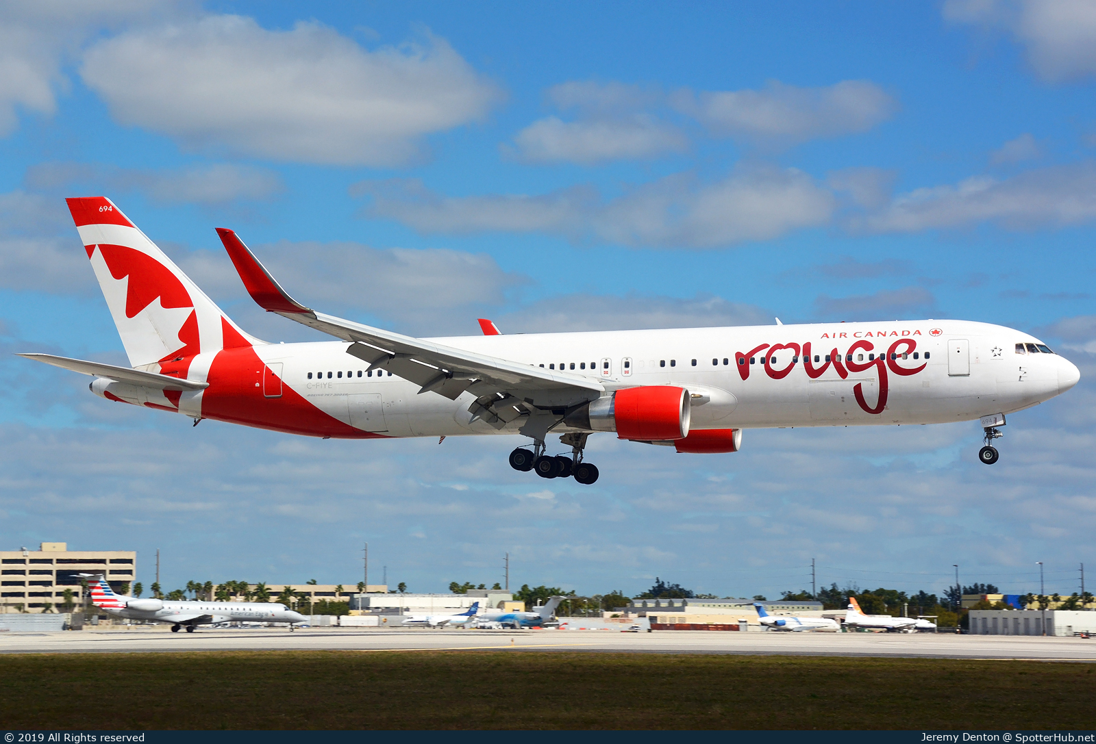 Photo of C-FIYE - Boeing 767-33A(ER) operated by Air Canada Rouge