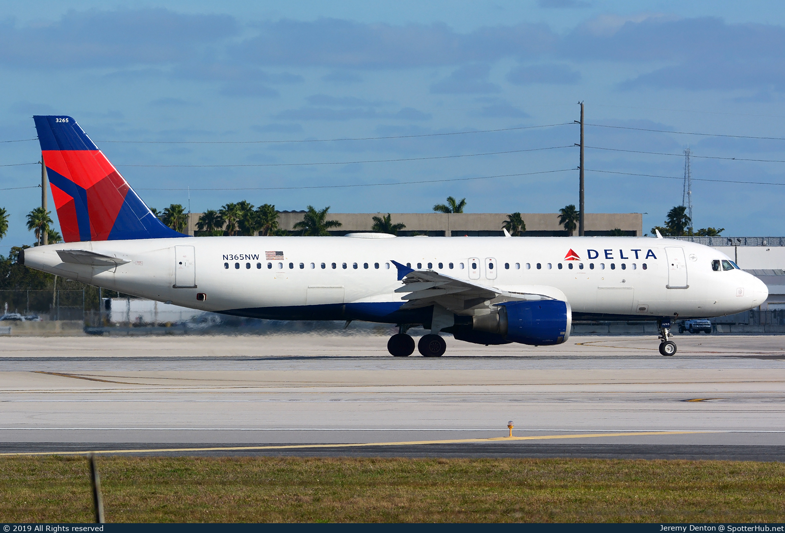Photo of N365NW - Airbus A320-212 operated by Delta Air Lines