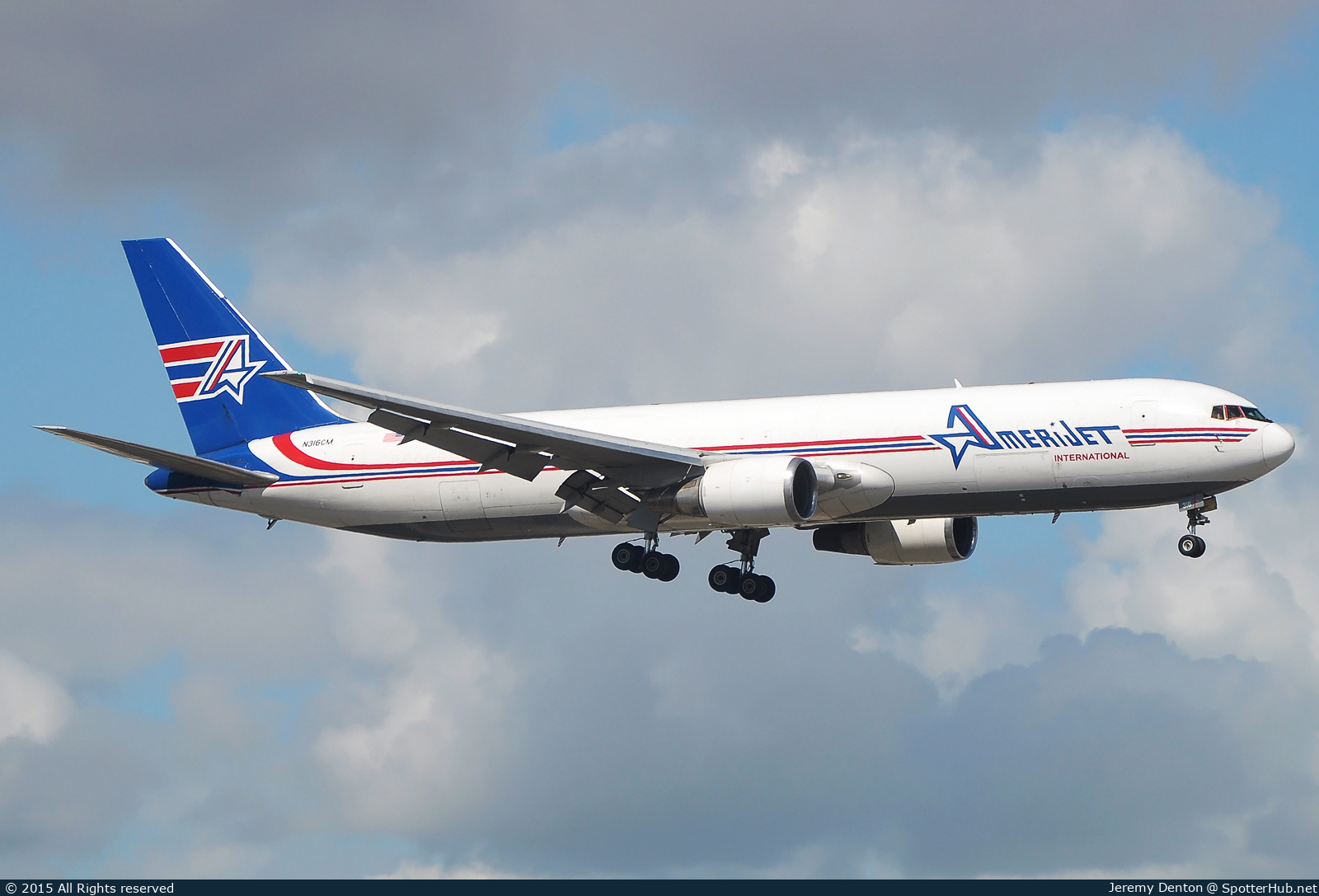 Photo of N316CM - Boeing 767-338(ER)(BDSF) operated by Amerijet International Airlines