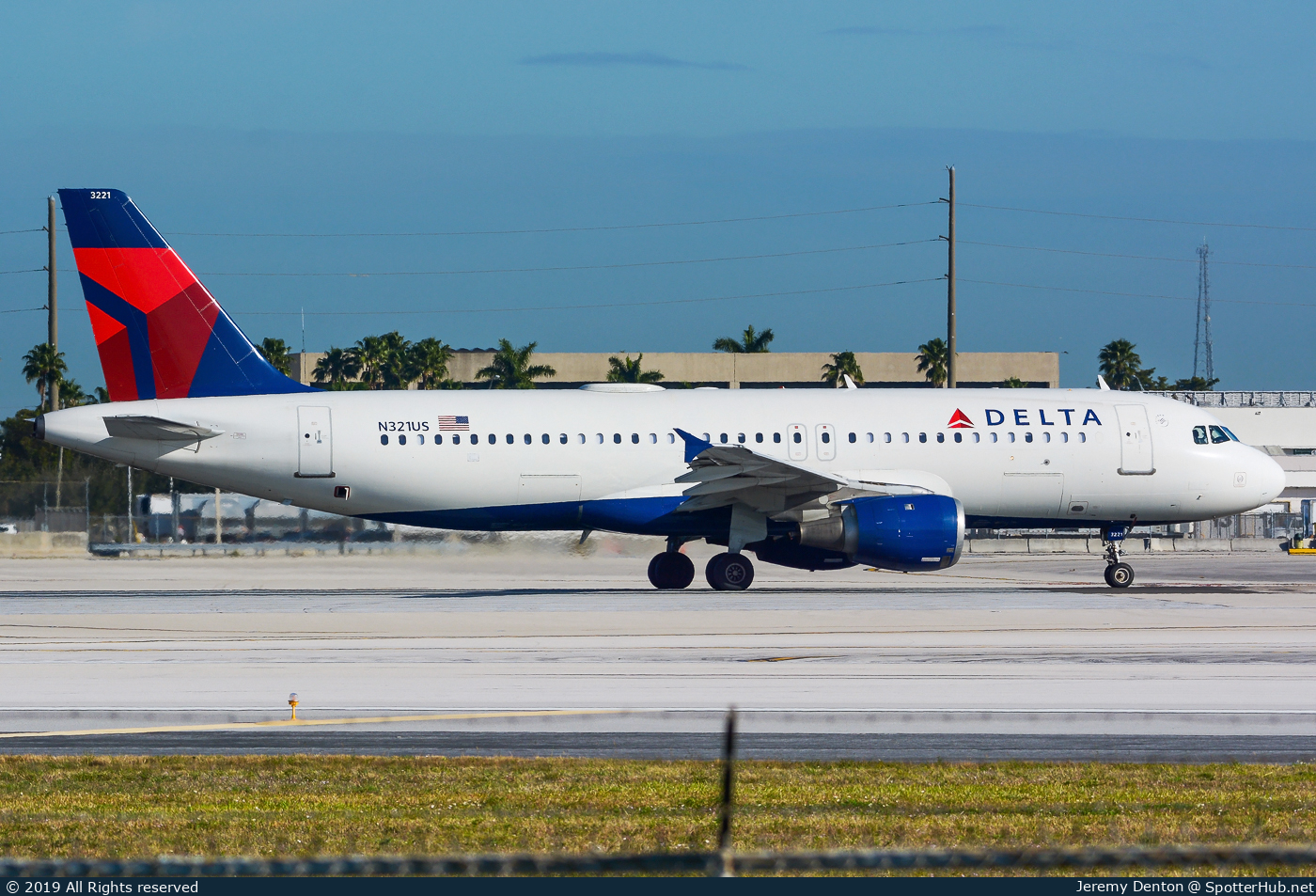 Photo of N321US - Airbus A320-211 operated by Delta Air Lines