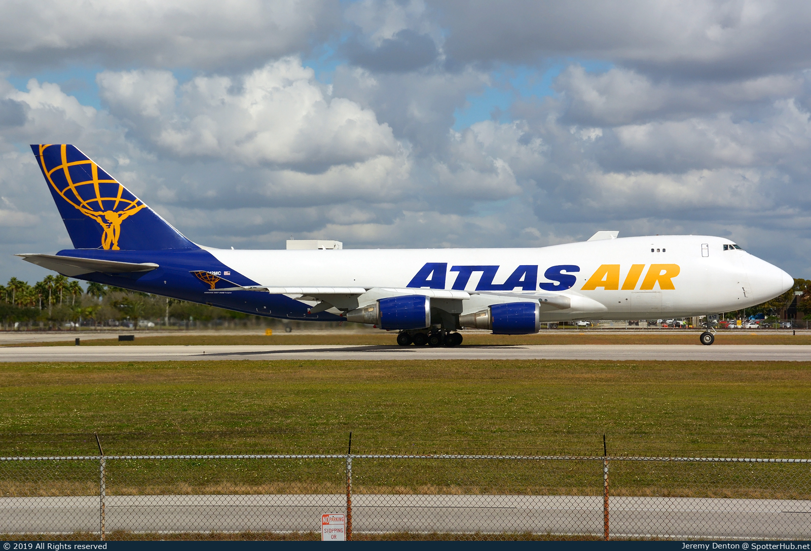 Photo of N412MC - Boeing 747-47UF operated by Atlas Air