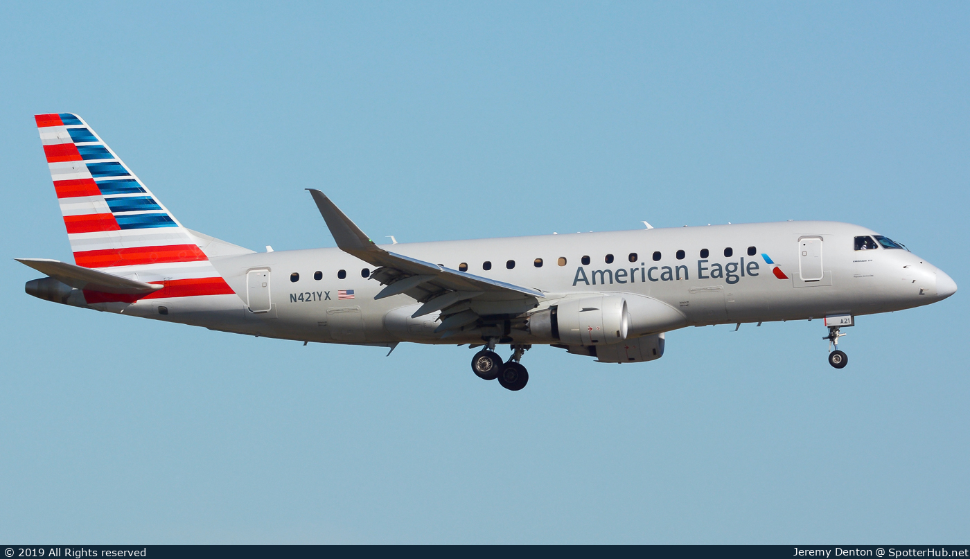 Photo of N421YX - Embraer ERJ-175LR operated by American Eagle (opb Republic Airways)