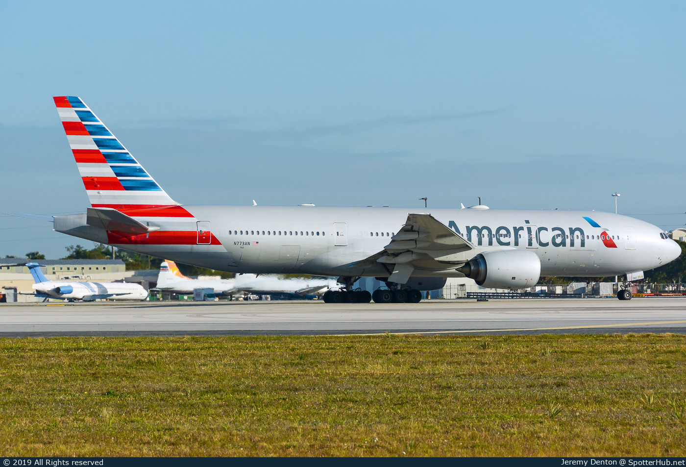 Photo of N773AN - Boeing 777-223(ER) operated by American Airlines
