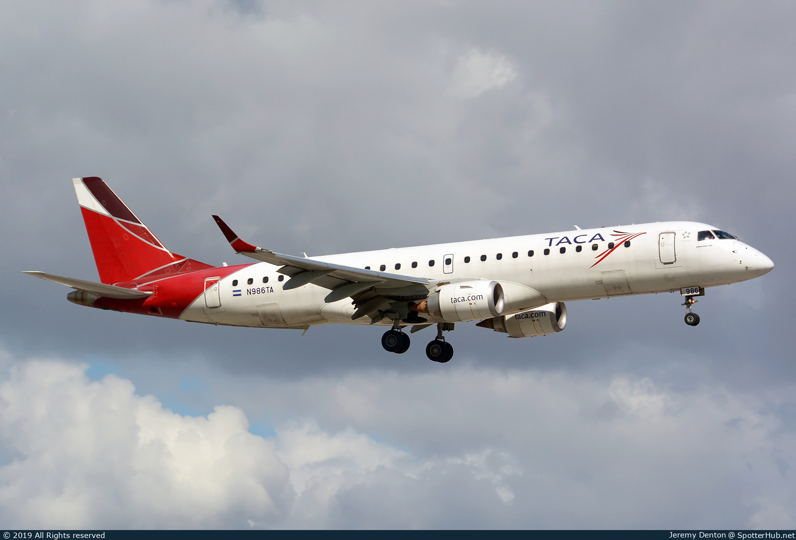 Photo of N986TA - Embraer ERJ-190AR operated by TACA International Airlines