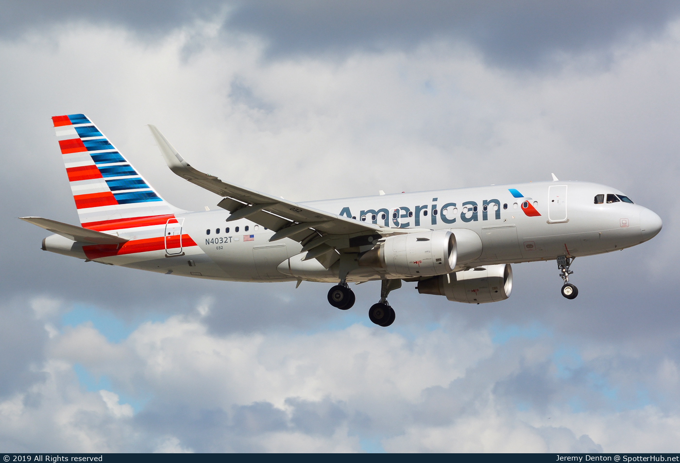 Photo of N4032T - Airbus A319-115 operated by American Airlines