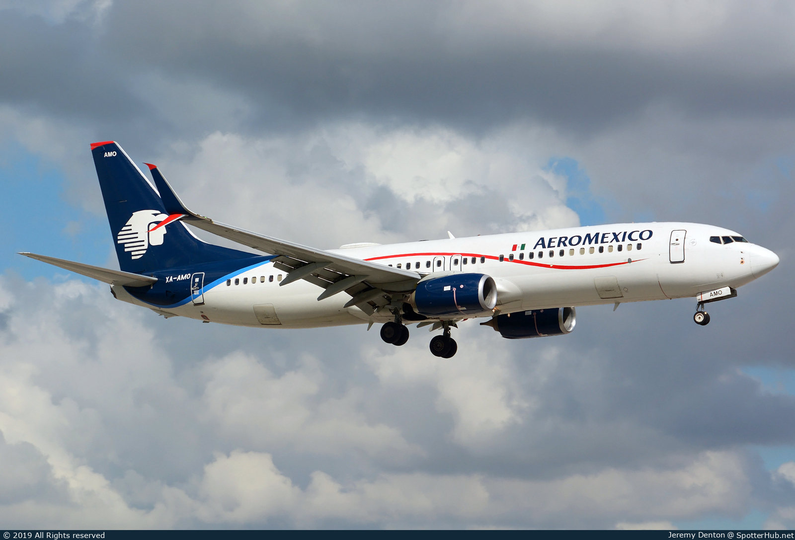 Photo of XA-AMO - Boeing 737-852 operated by Aeroméxico