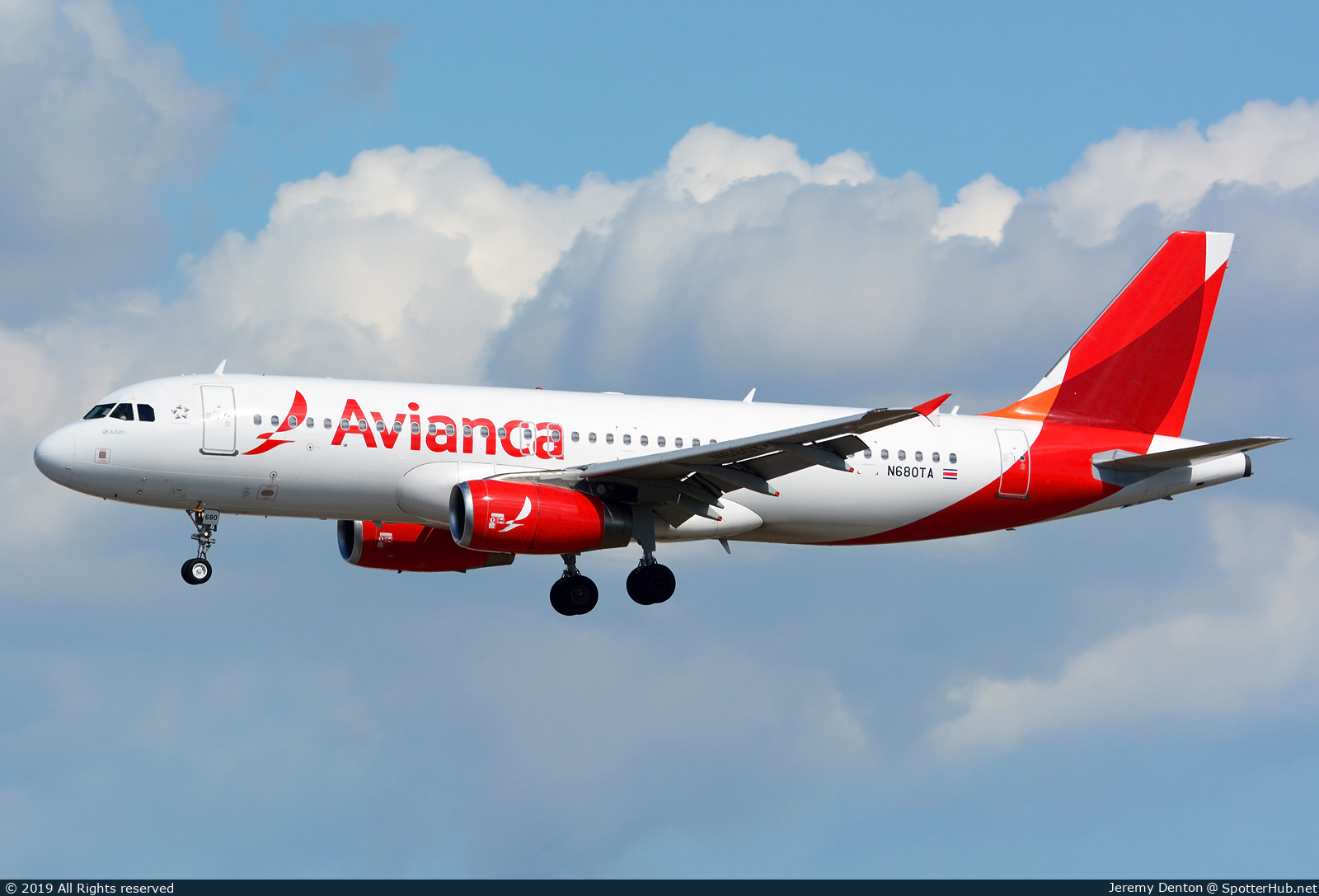 Photo of N680TA - Airbus A320-233 operated by Avianca Costa Rica