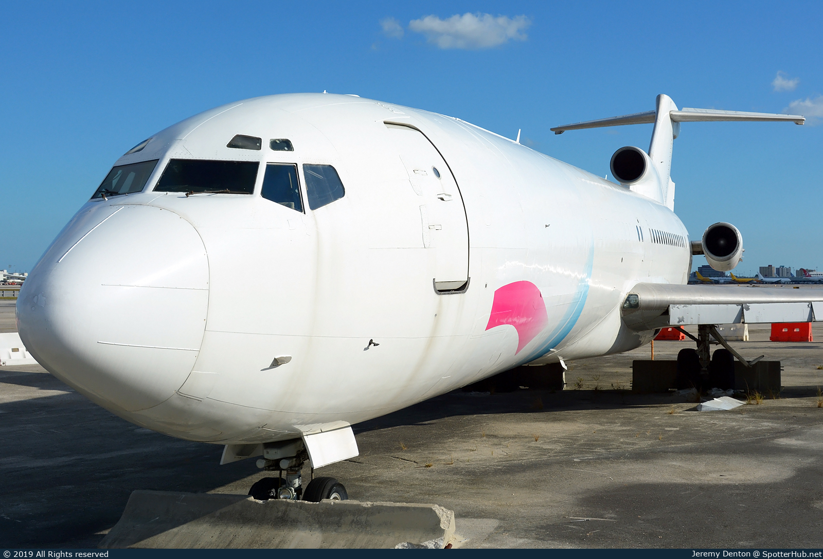 Photo of N1755L - Boeing 727-223(Adv)(F) operated by Miami-Dade Aviation Department