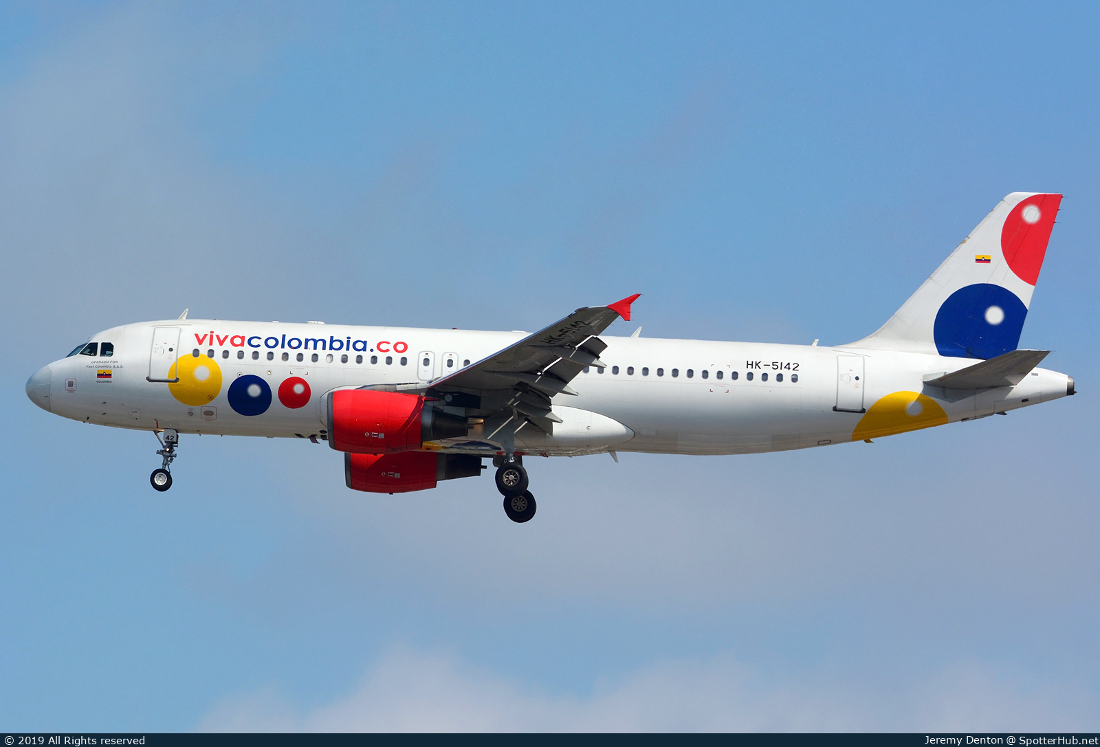 Photo of HK-5142 - Airbus A320-214 operated by Viva Air Colombia