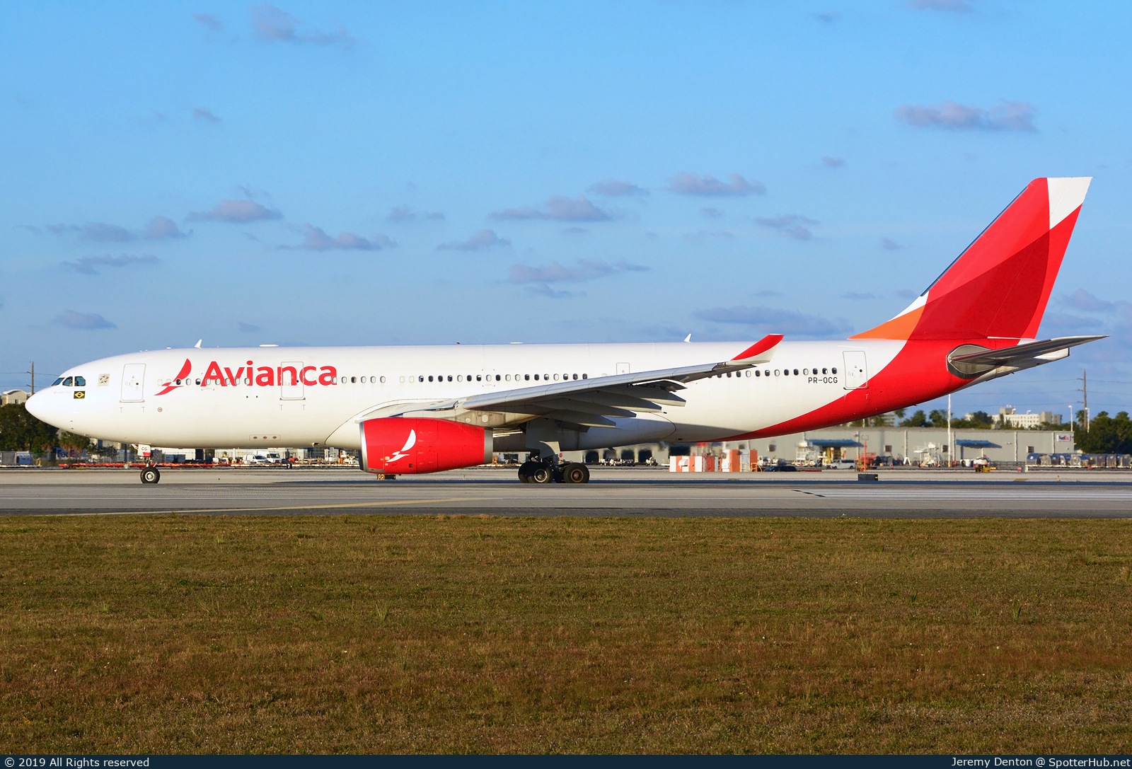 Photo of PR-OCG - Airbus A330-243 operated by Avianca Brasil