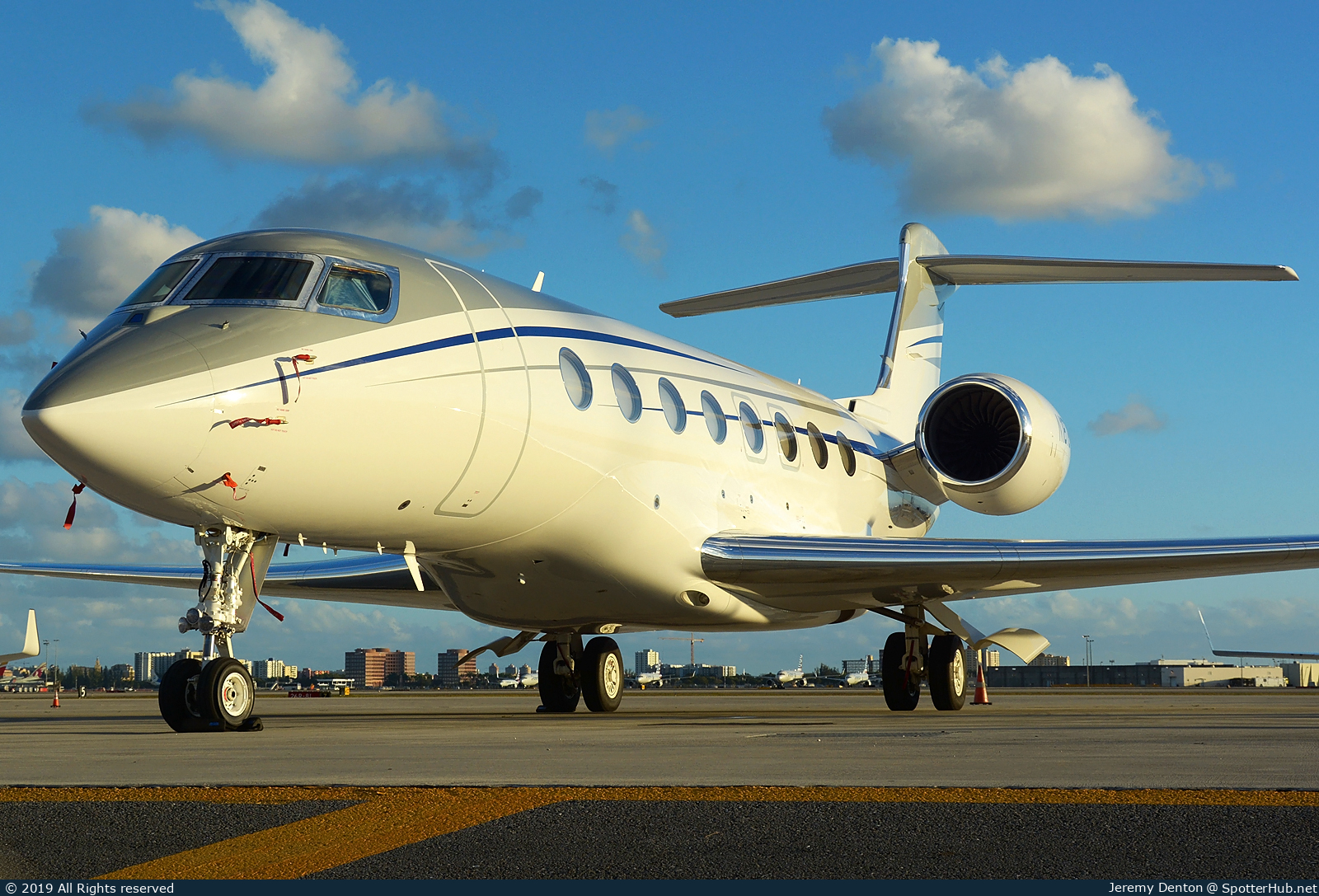 Photo of N1872 - Gulfstream G650ER operated by WeWork
