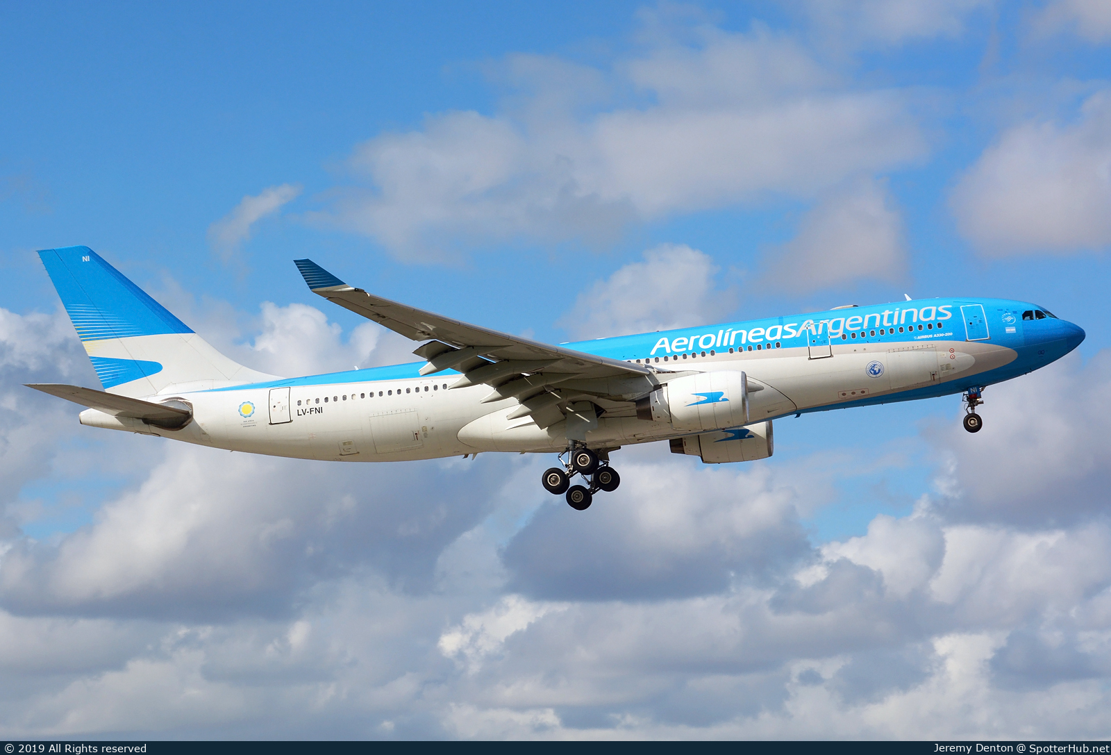 Photo of LV-FNI - Airbus A330-223 operated by Aerolíneas Argentinas
