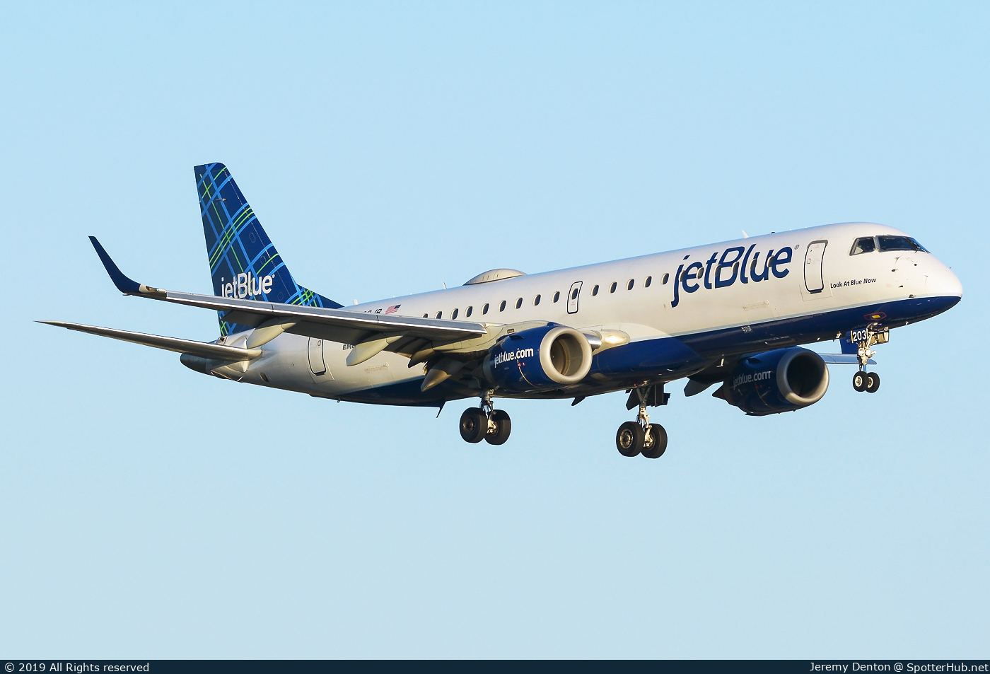 Photo of N203JB - Embraer ERJ-190AR operated by jetBlue Airways