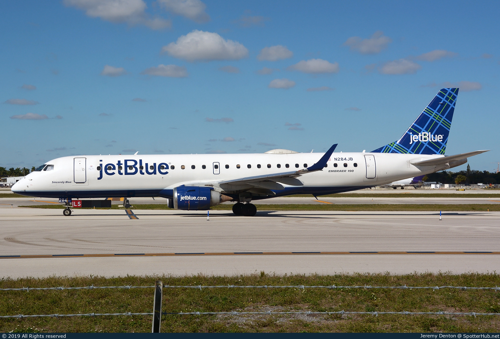 Photo of N284JB - Embraer ERJ-190AR operated by jetBlue Airways