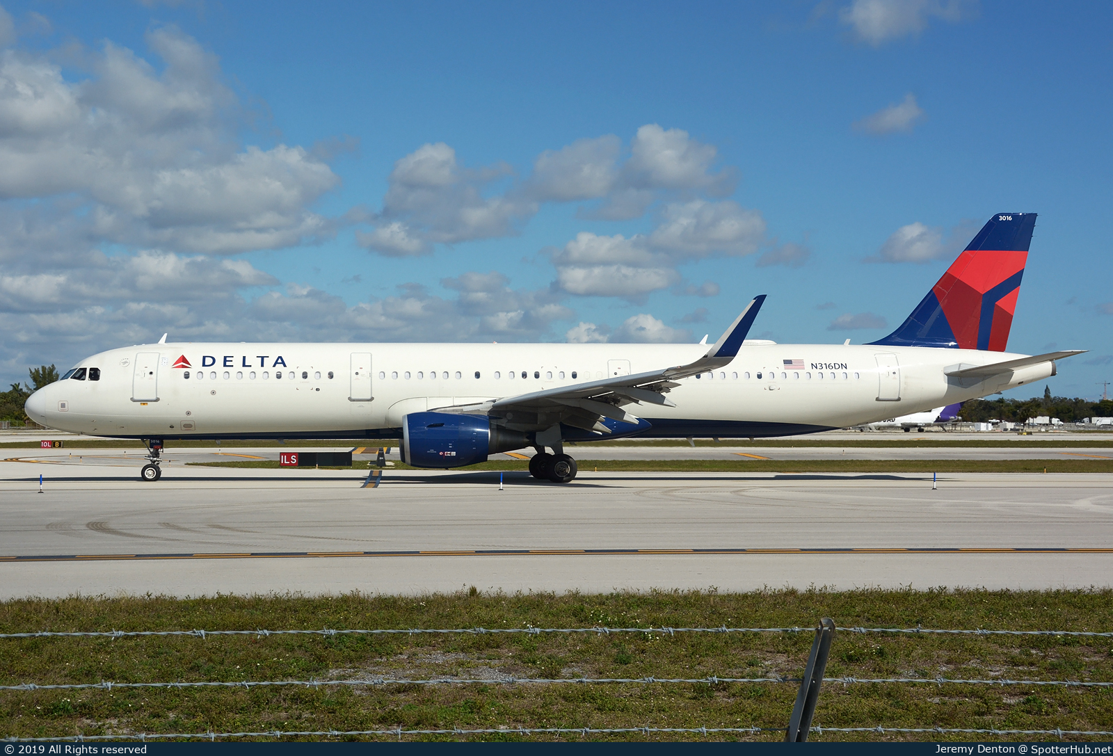 Photo of N316DN - Airbus A321-211 operated by Delta Air Lines