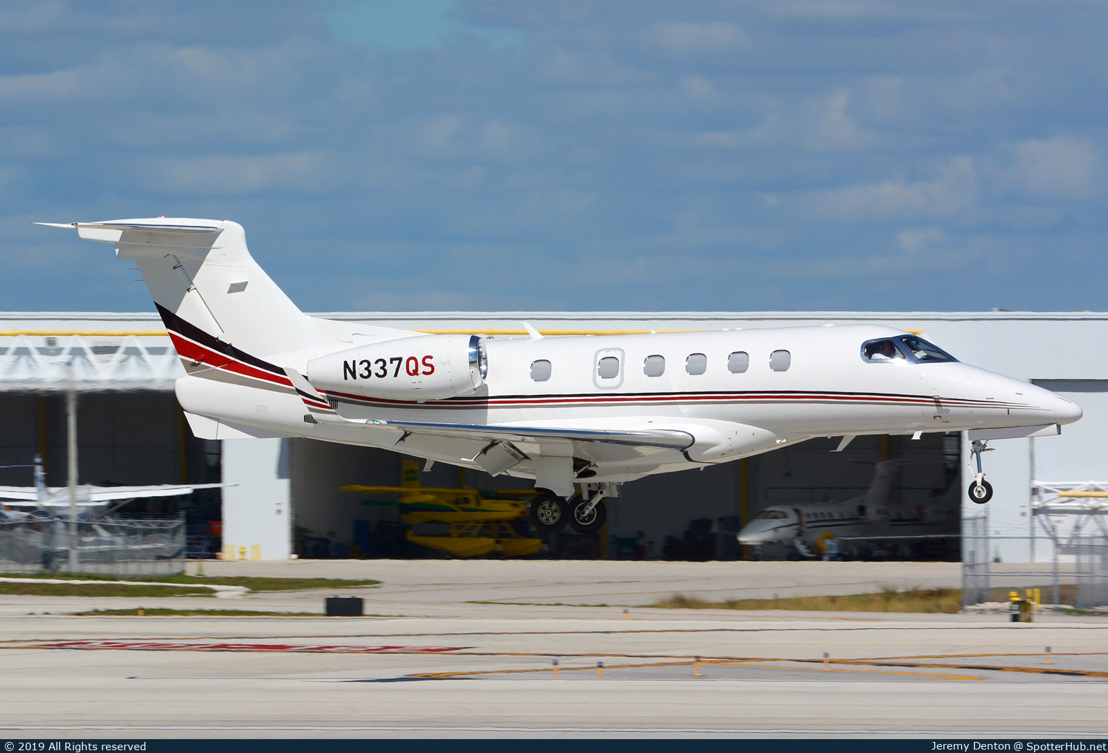 Photo of N337QS - Embraer Phenom 300 operated by NetJets