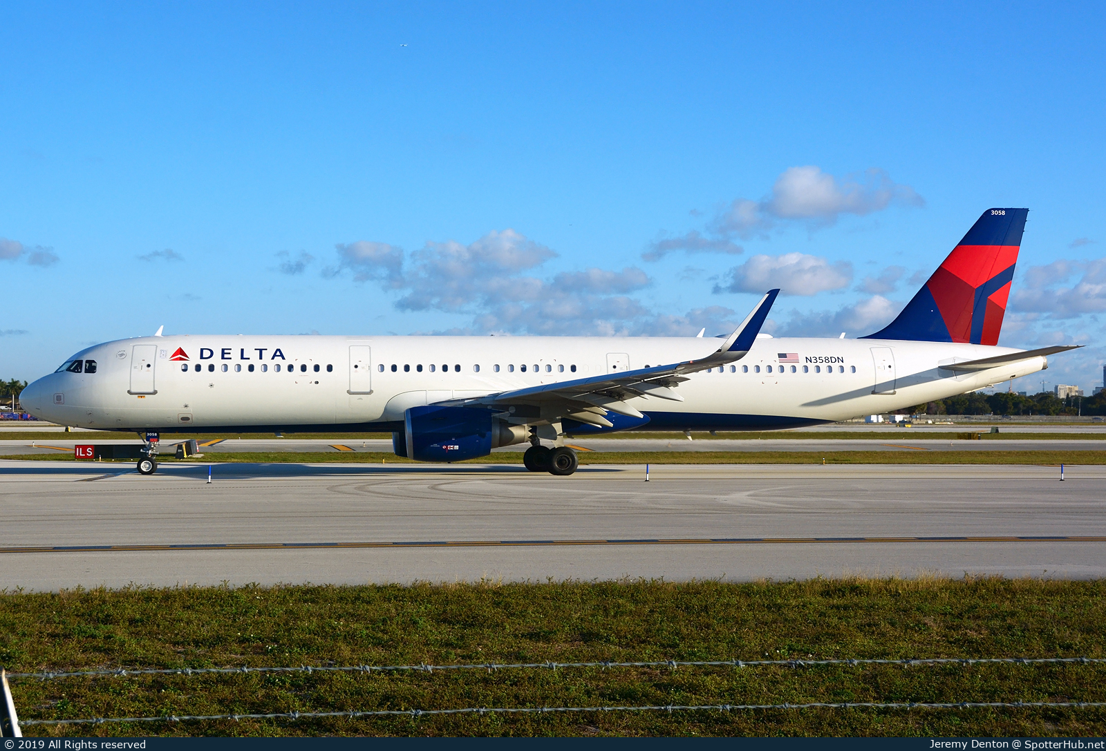 Photo of N358DN - Airbus A321-211 operated by Delta Air Lines