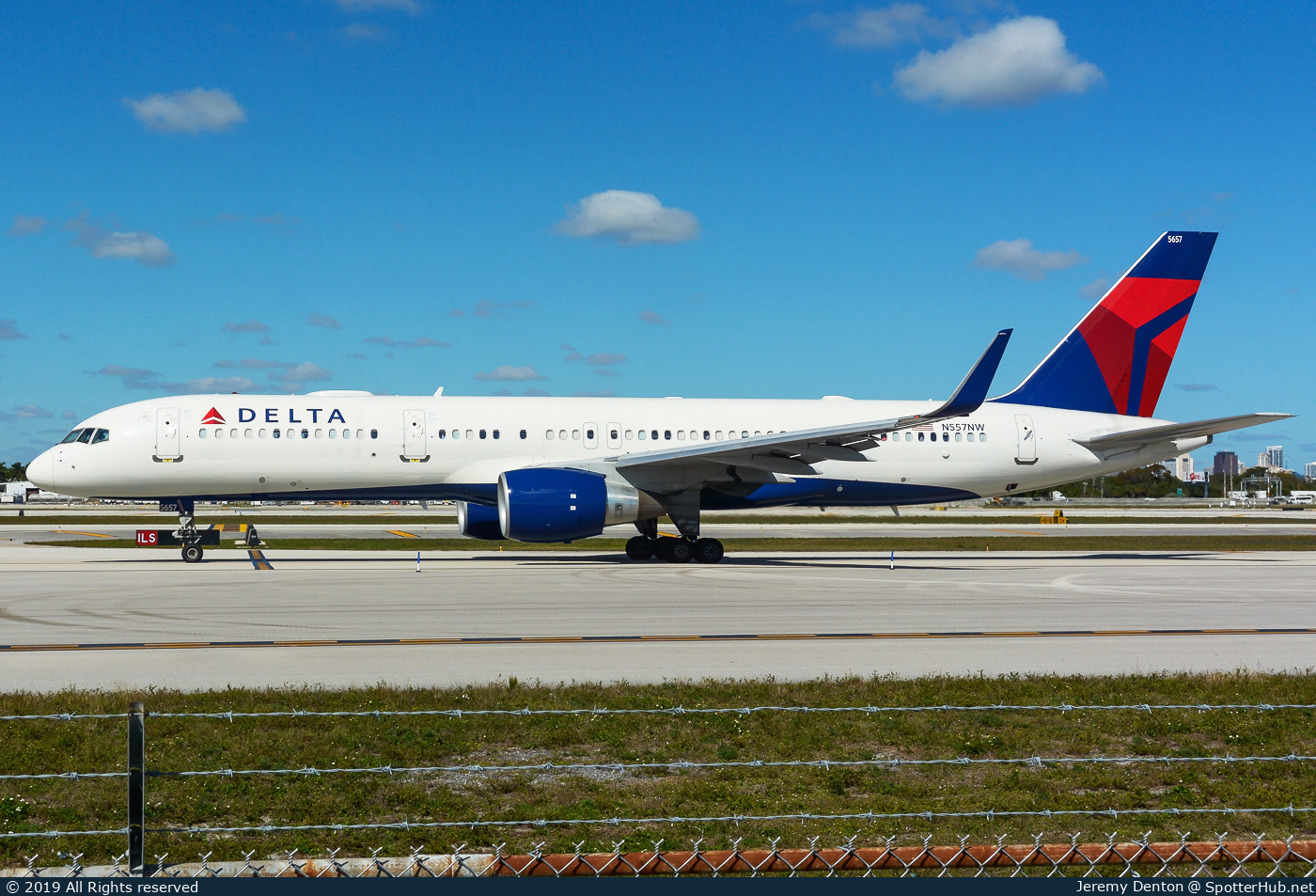 Photo of N557NW - Boeing 757-251 operated by Delta Air Lines