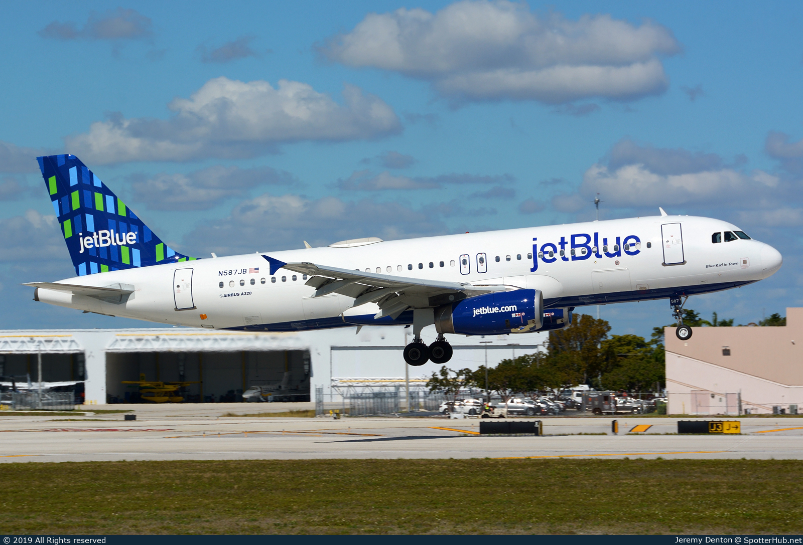 Photo of N587JB - Airbus A320-232 operated by jetBlue Airways