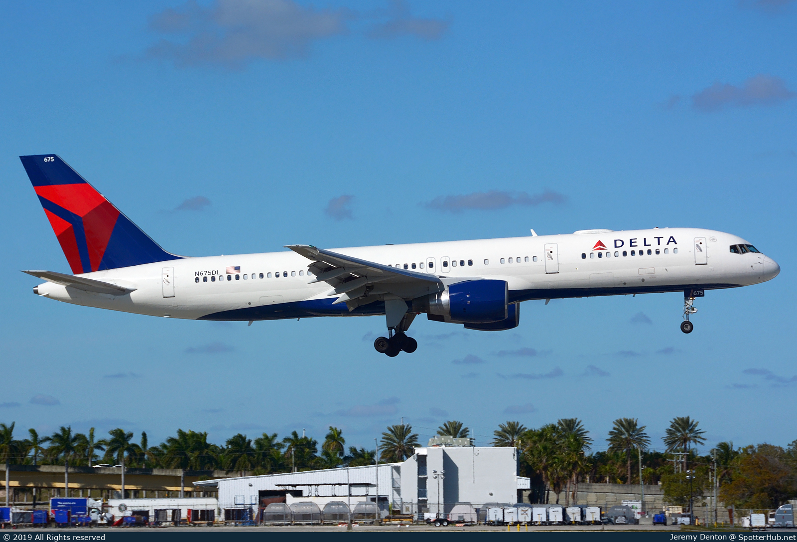 Photo of N675DL - Boeing 757-232 operated by Delta Air Lines