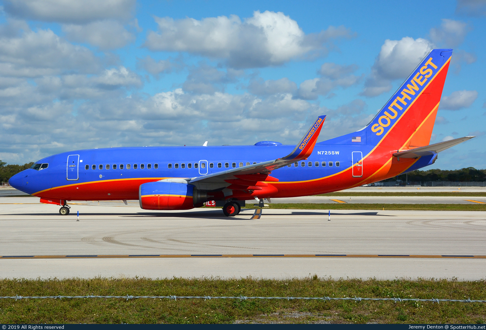 Photo of N725SW - Boeing 737-7H4 operated by Southwest Airlines
