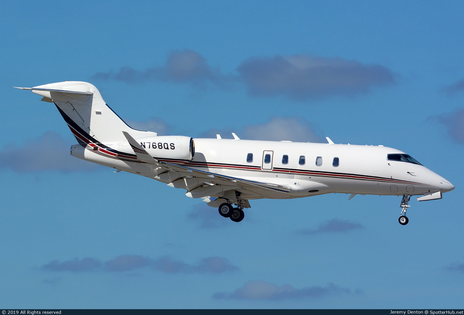 Photo of N768QS - Bombardier Challenger 350 operated by NetJets