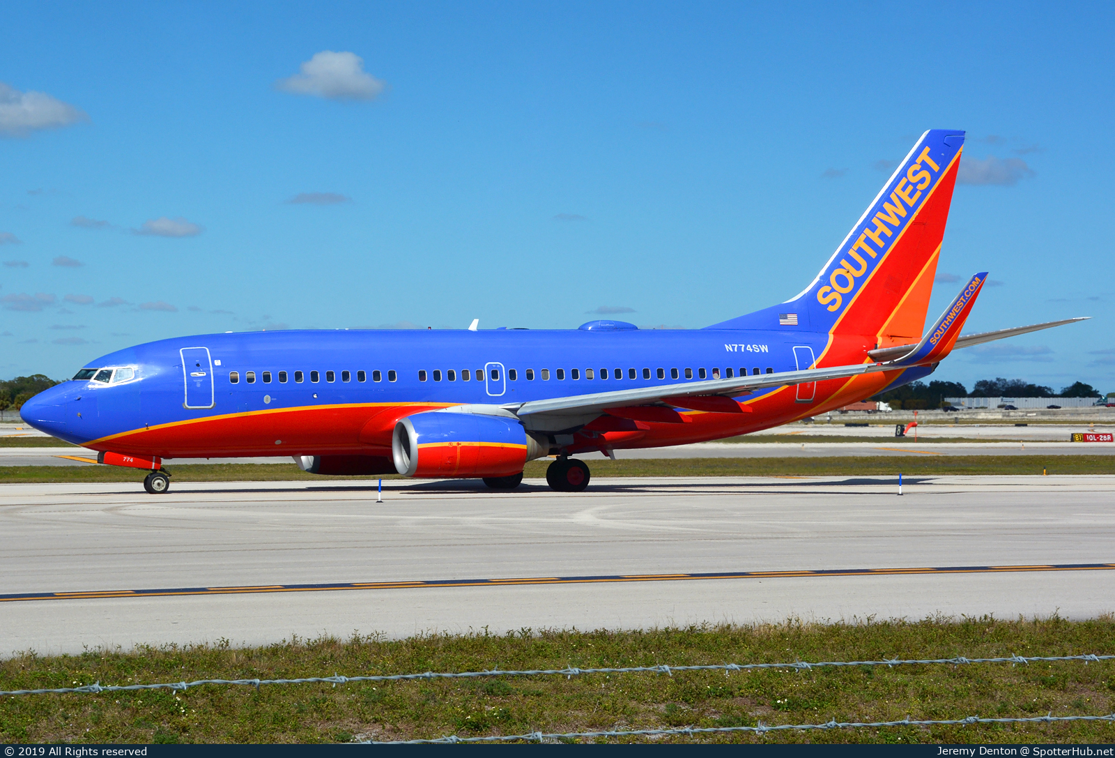 Photo of N774SW - Boeing 737-7H4 operated by Southwest Airlines