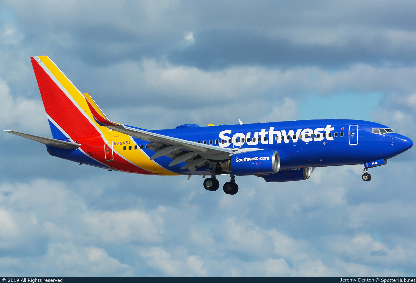 Photo of N7845A - Boeing 737-71B operated by Southwest Airlines