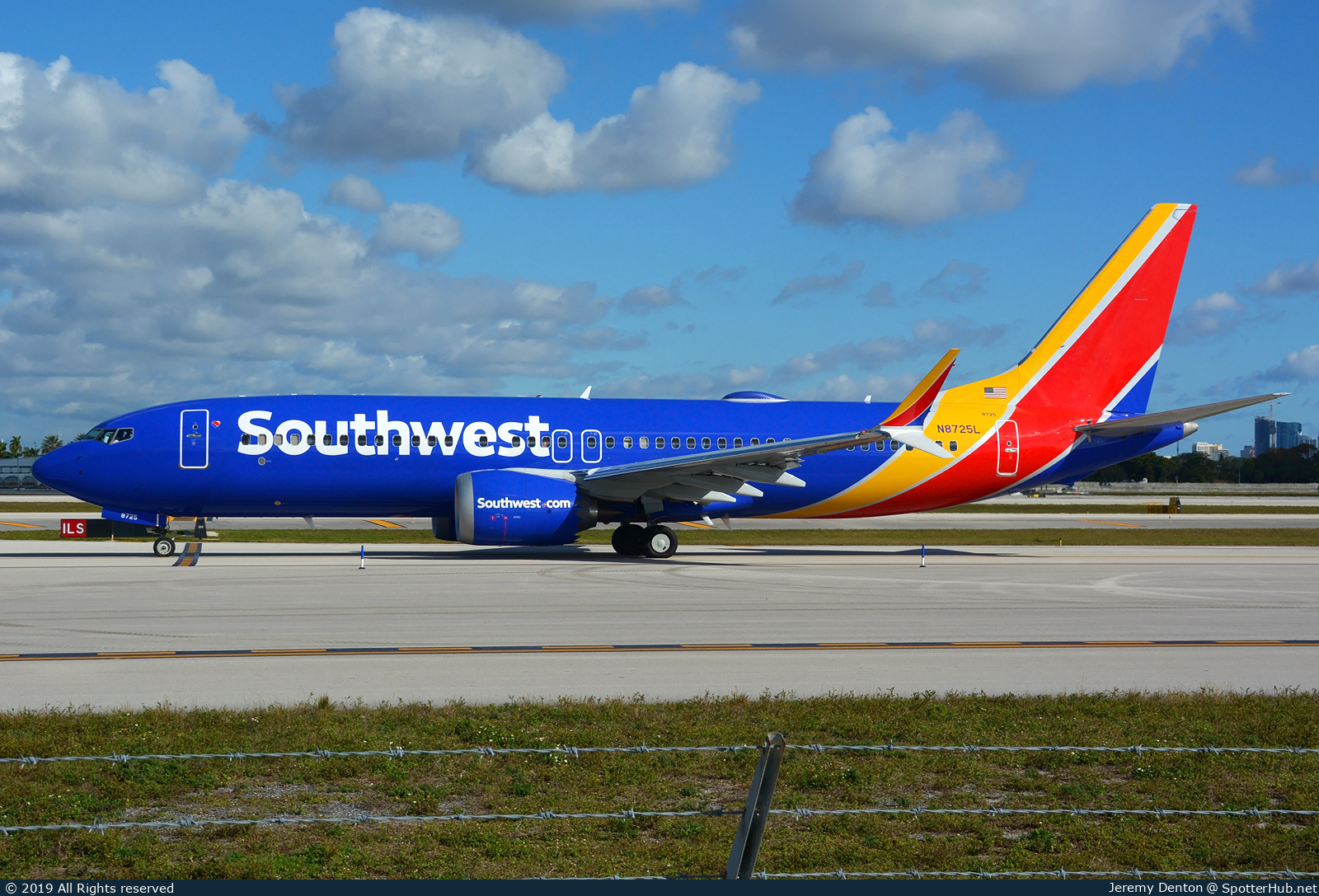 Photo of N8725L - Boeing 737 MAX 8 operated by Southwest Airlines
