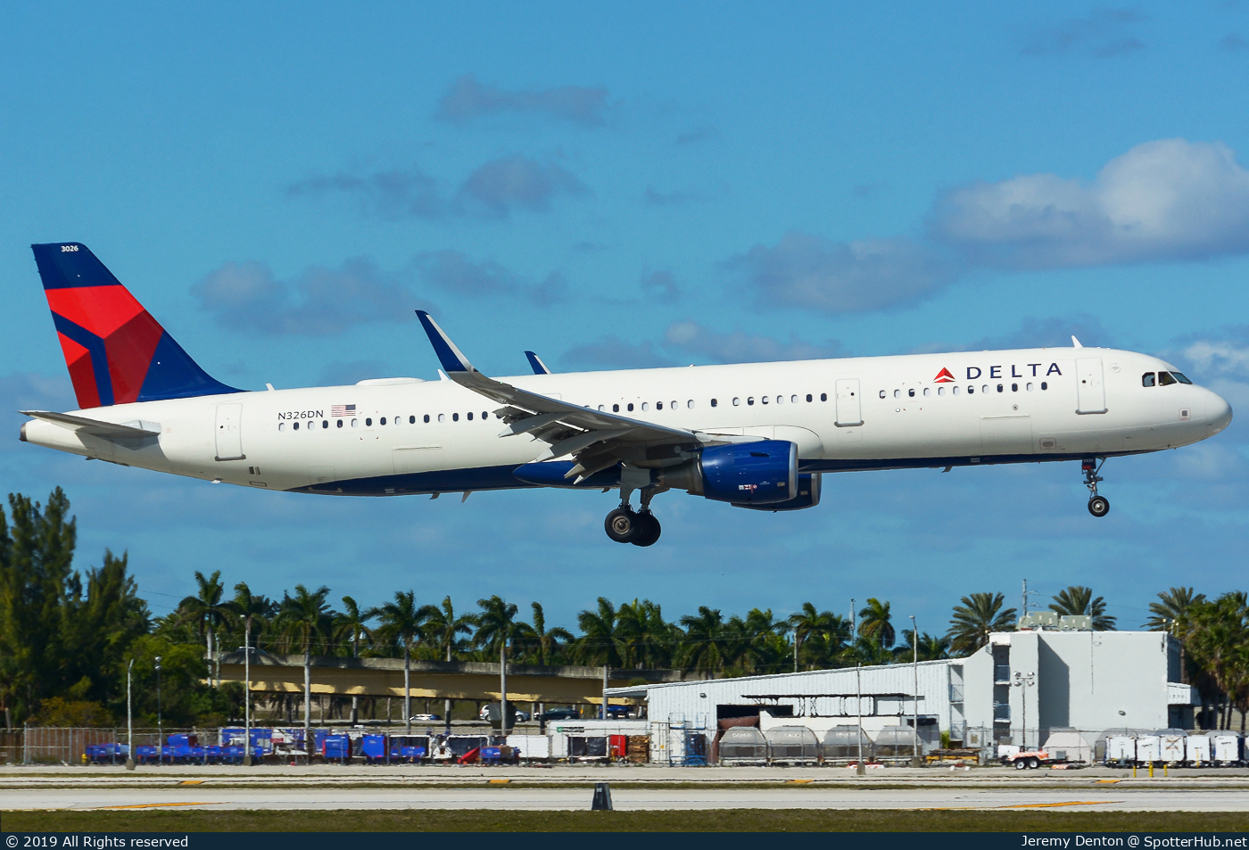 Photo of N326DN - Airbus A321-211 operated by Delta Air Lines