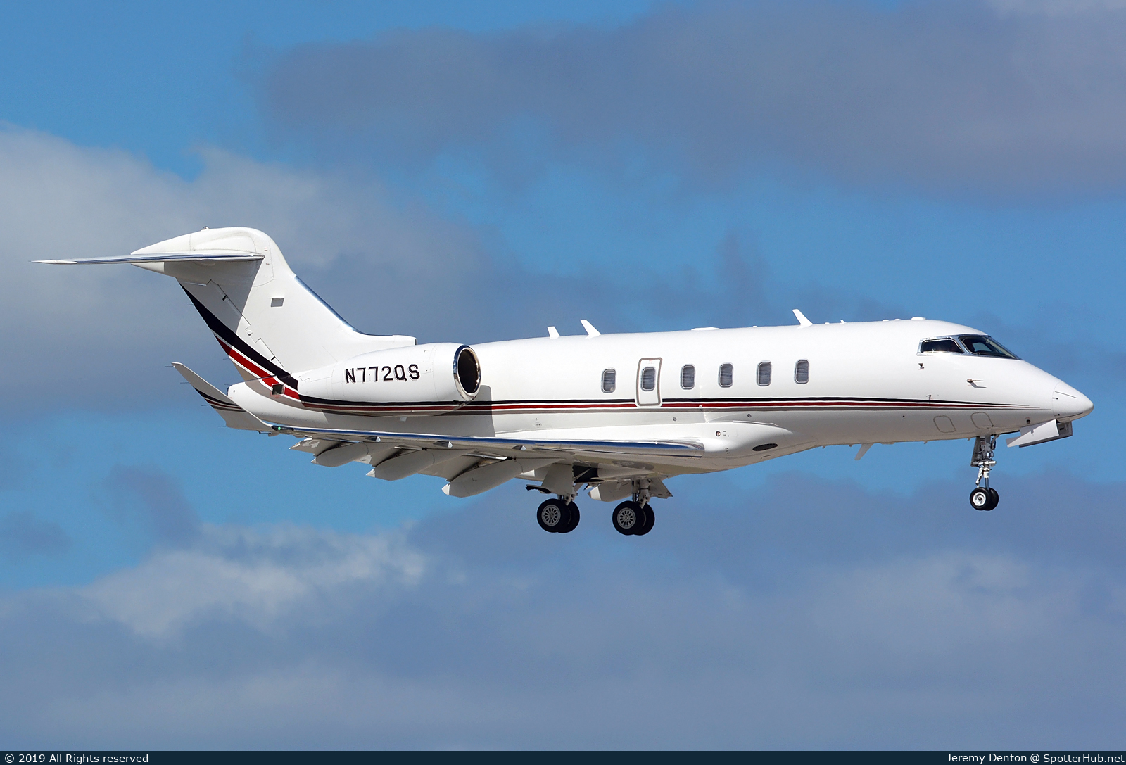 Photo of N772QS - Bombardier Challenger 350 operated by NetJets